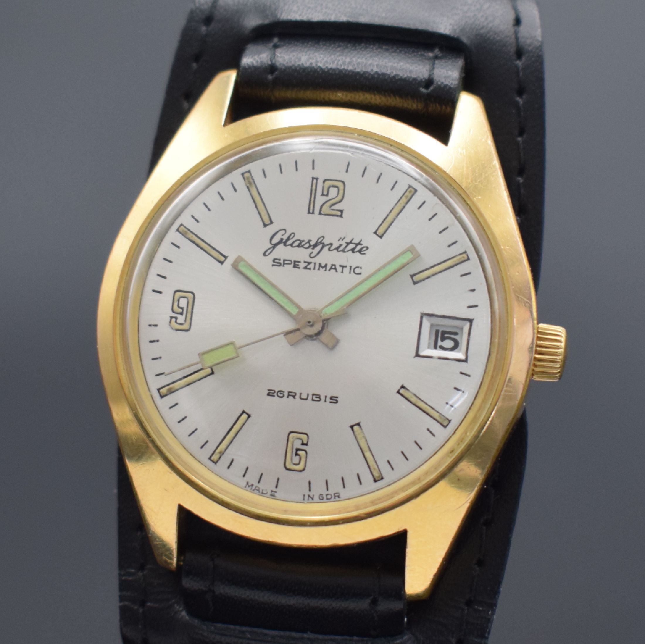 Detail a: GLASHÜTTE Spezimatic vergoldete Armbanduhr, DDR um 1975, Automatik, 2-tlg. Geh., gedr. Stahlboden, silb. Zifferbl., Leuchtindizes & -zeiger ...