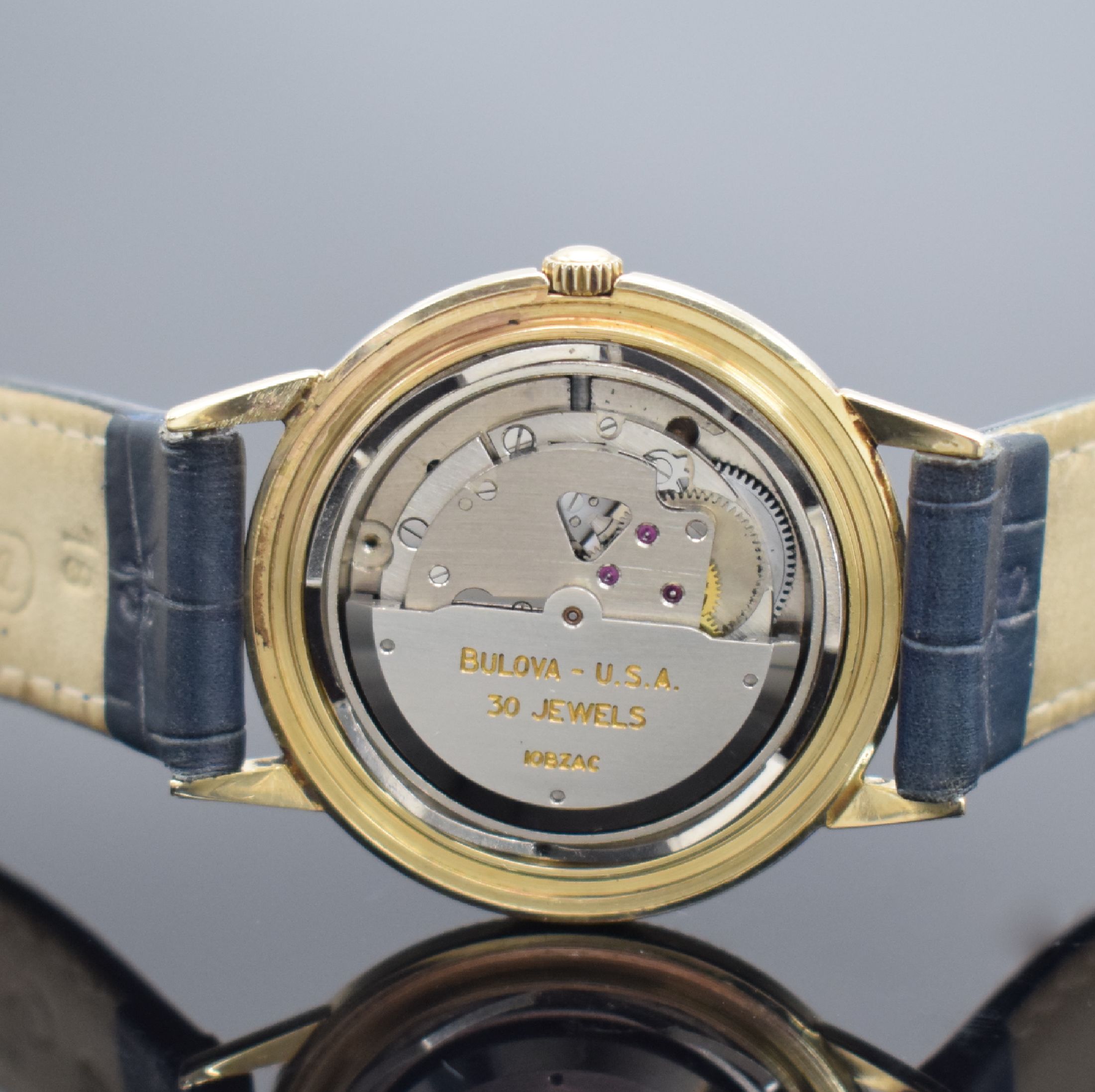 Detail c: BULOVA Self Winding Armbanduhr in GG 585/000, USA um 1960, Automatik, gedr. Geh. m. Riffel-Lünette, Boden m. Widmungsgrav., 1 Anstoß rep., silb. ...