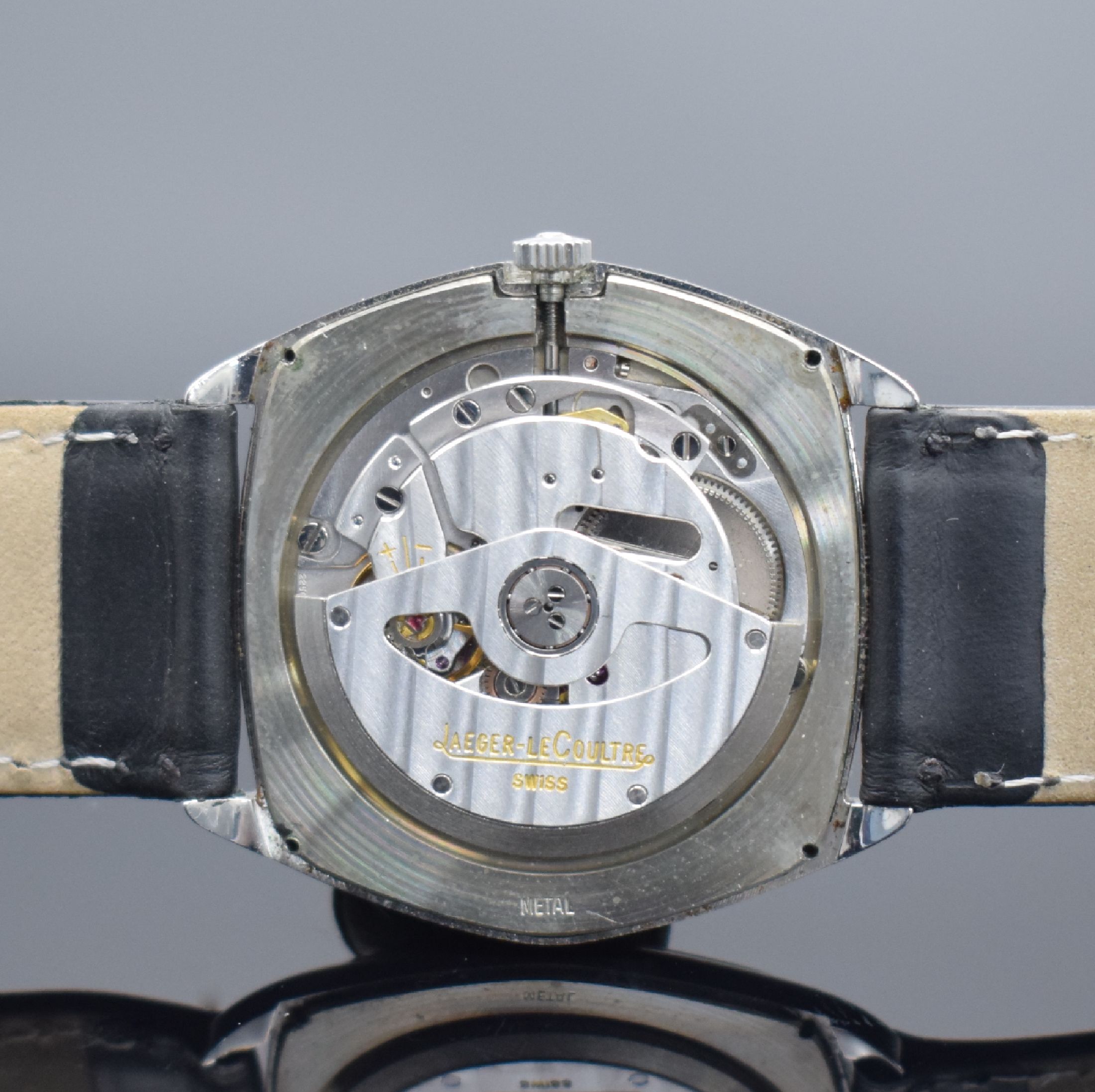 Detail e: Jaeger-LeCoultre elegante Herrenarmbanduhr in Stahl, Schweiz um 1975, Automatik, 4-fach verschr. 6-eckiges Geh. Ref. 5000 42, weißes Zifferbl. m. ...