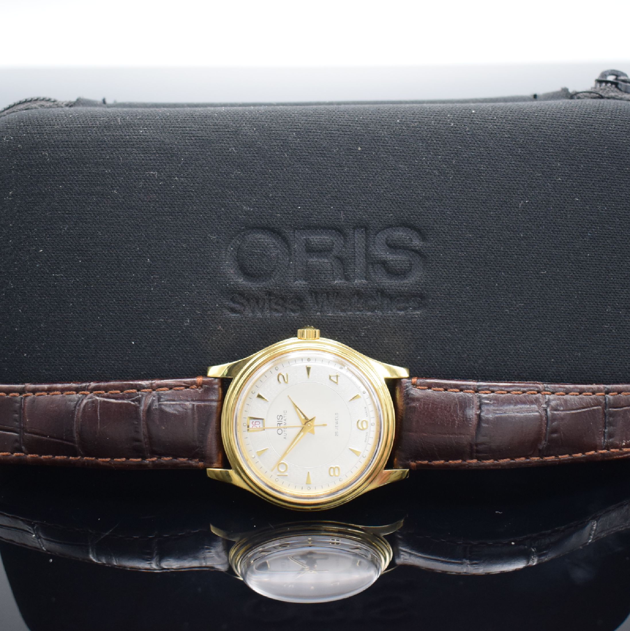 Detail f: ORIS Armbanduhr in Stahl/vergoldet, Schweiz um 1995, Automatik, beids. vergl. Geh., Boden verschr., orig. Lederband m. verg. Stiftschl., silb. ...