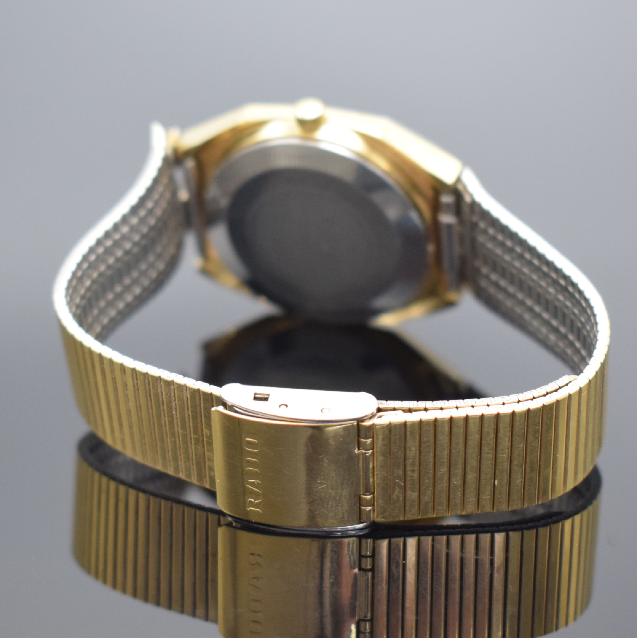 Detail g: RADO 2 vergoldete Armbanduhren, Schweiz um 1960/1975, Automatik, 1. Starliner, Stahlboden m. Bajonette-Verschluß, silb. Zifferbl., Datum b. 3, vern. ...