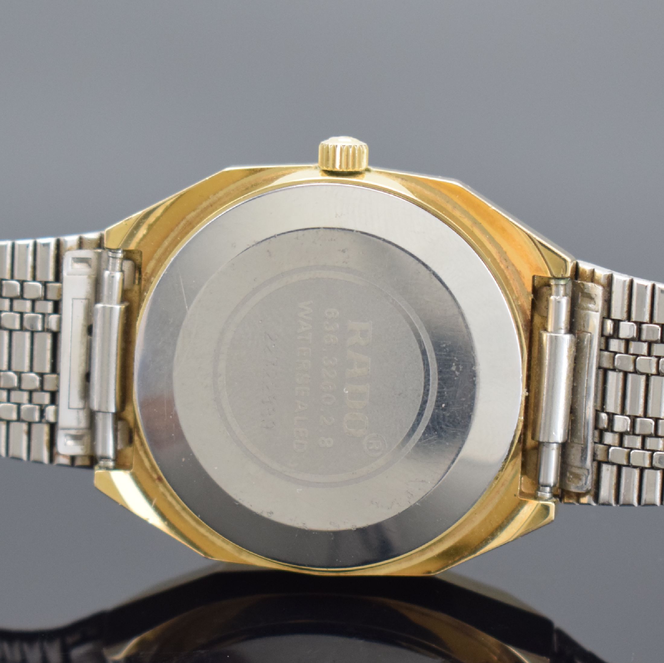 Detail h: RADO 2 vergoldete Armbanduhren, Schweiz um 1960/1975, Automatik, 1. Starliner, Stahlboden m. Bajonette-Verschluß, silb. Zifferbl., Datum b. 3, vern. ...
