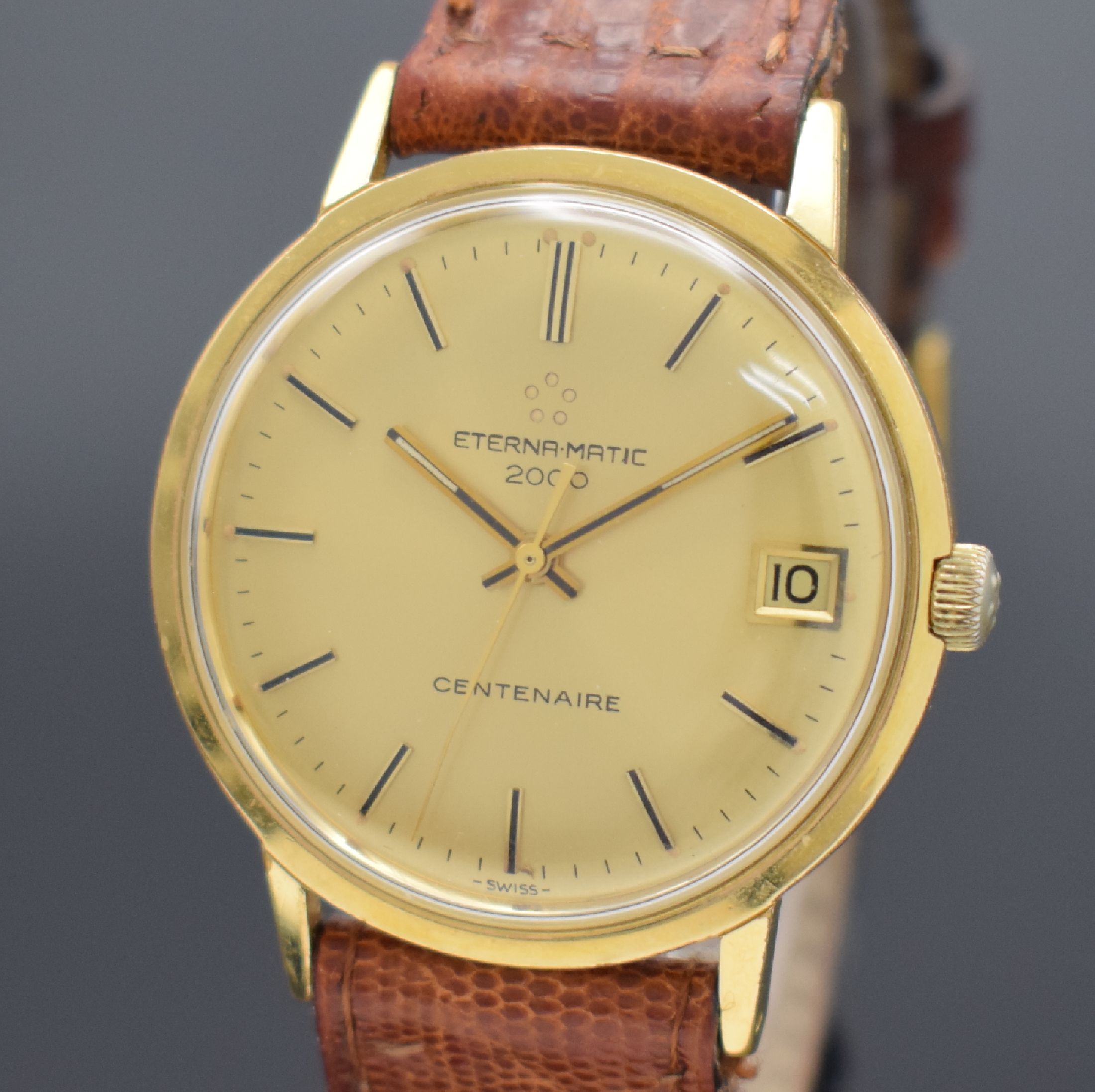 Detail b: ETERNA-MATIC 2 Herrenarmbanduhren, Schweiz um 1970, Automatik, 1. Ref. 346T, verschr. Stahlgeh. m. Goldhaube, silb. Zifferbl., gold. Indizes & ...