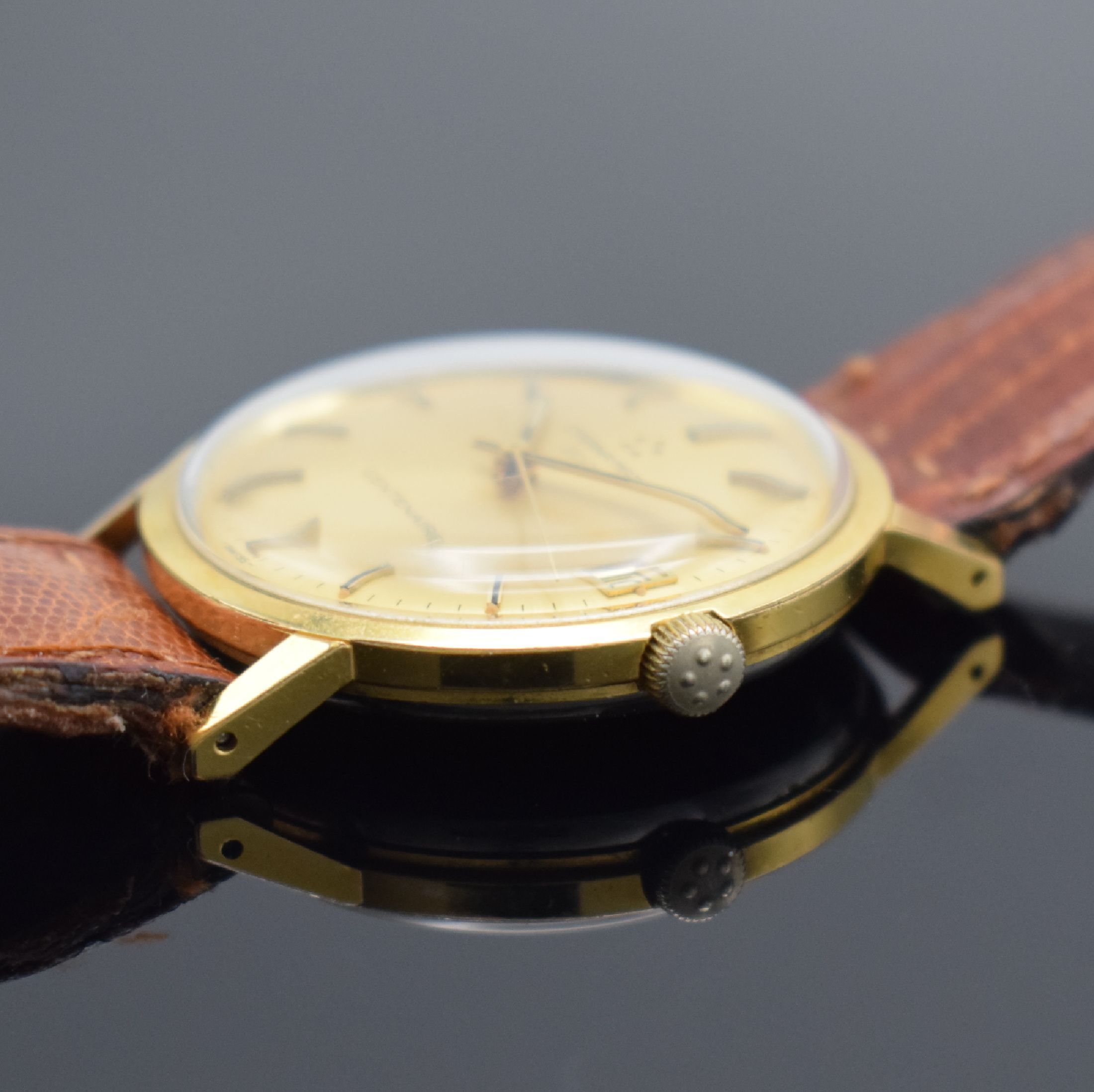 Detail c: ETERNA-MATIC 2 Herrenarmbanduhren, Schweiz um 1970, Automatik, 1. Ref. 346T, verschr. Stahlgeh. m. Goldhaube, silb. Zifferbl., gold. Indizes & ...