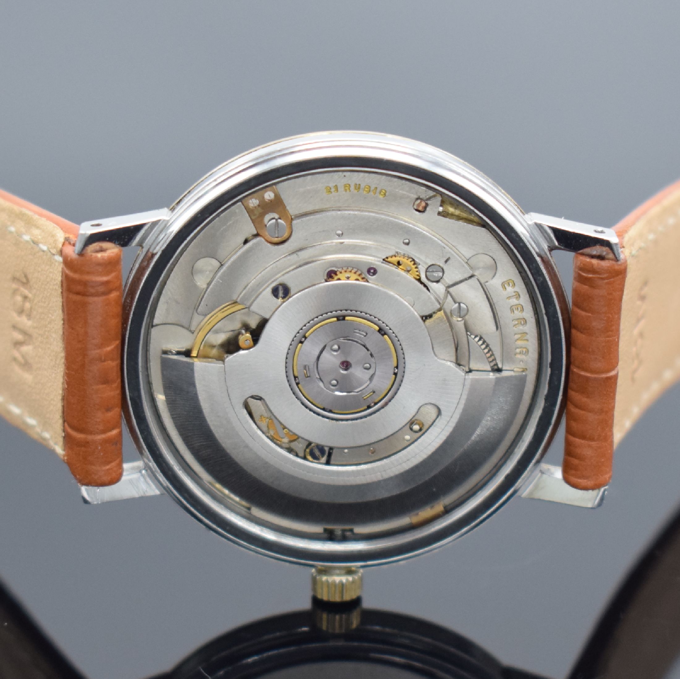 Detail l: ETERNA-MATIC 2 Herrenarmbanduhren, Schweiz um 1970, Automatik, 1. Ref. 346T, verschr. Stahlgeh. m. Goldhaube, silb. Zifferbl., gold. Indizes & ...