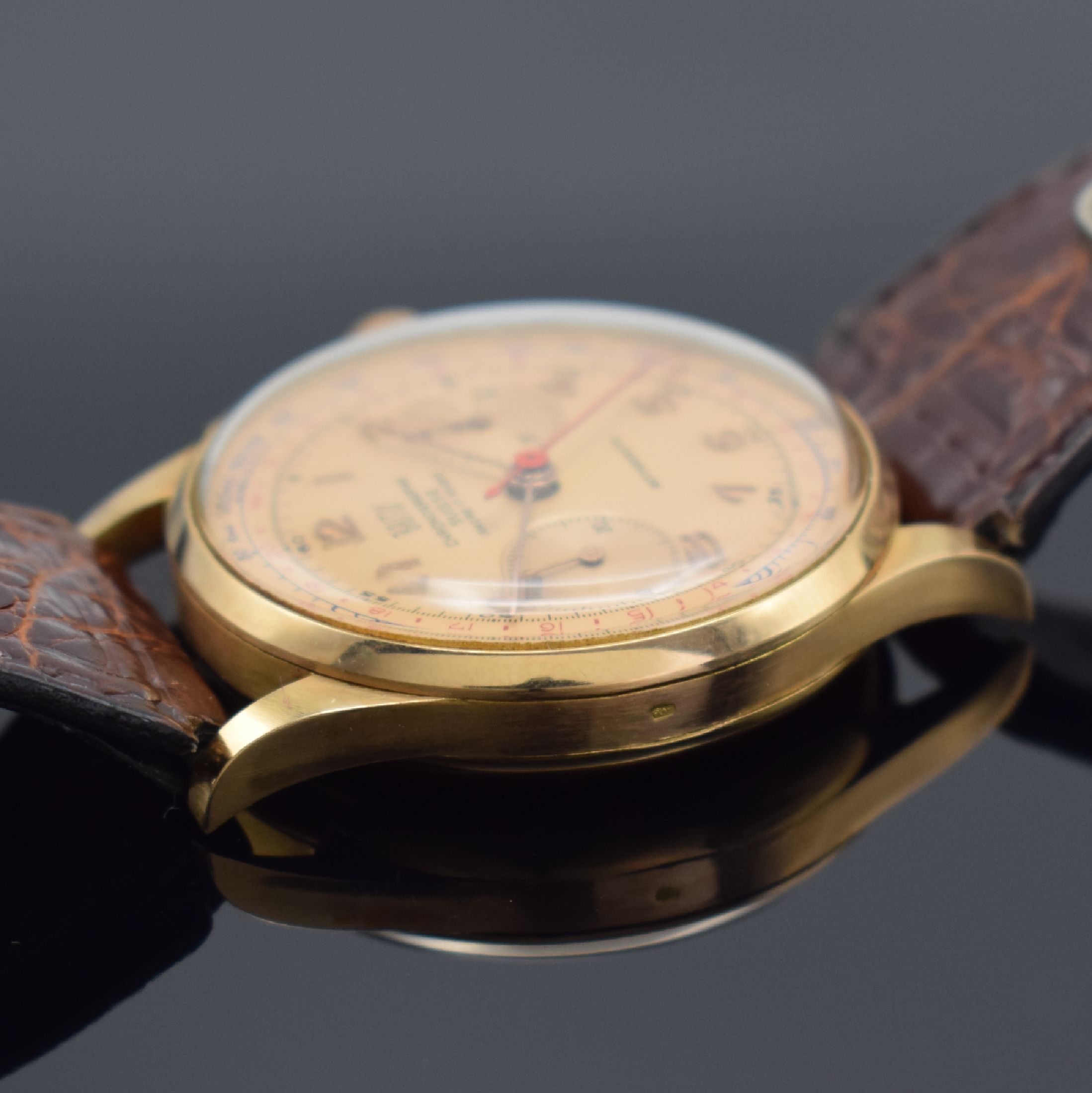 Detail b: BRITIX / Chronographe Suisse Herrenarmbanduhr mit Chronograph in RG 750/000, Schweiz um 1950, Handaufzug, 3-teil. Geh., Boden & Glasrand aufgedr., ...