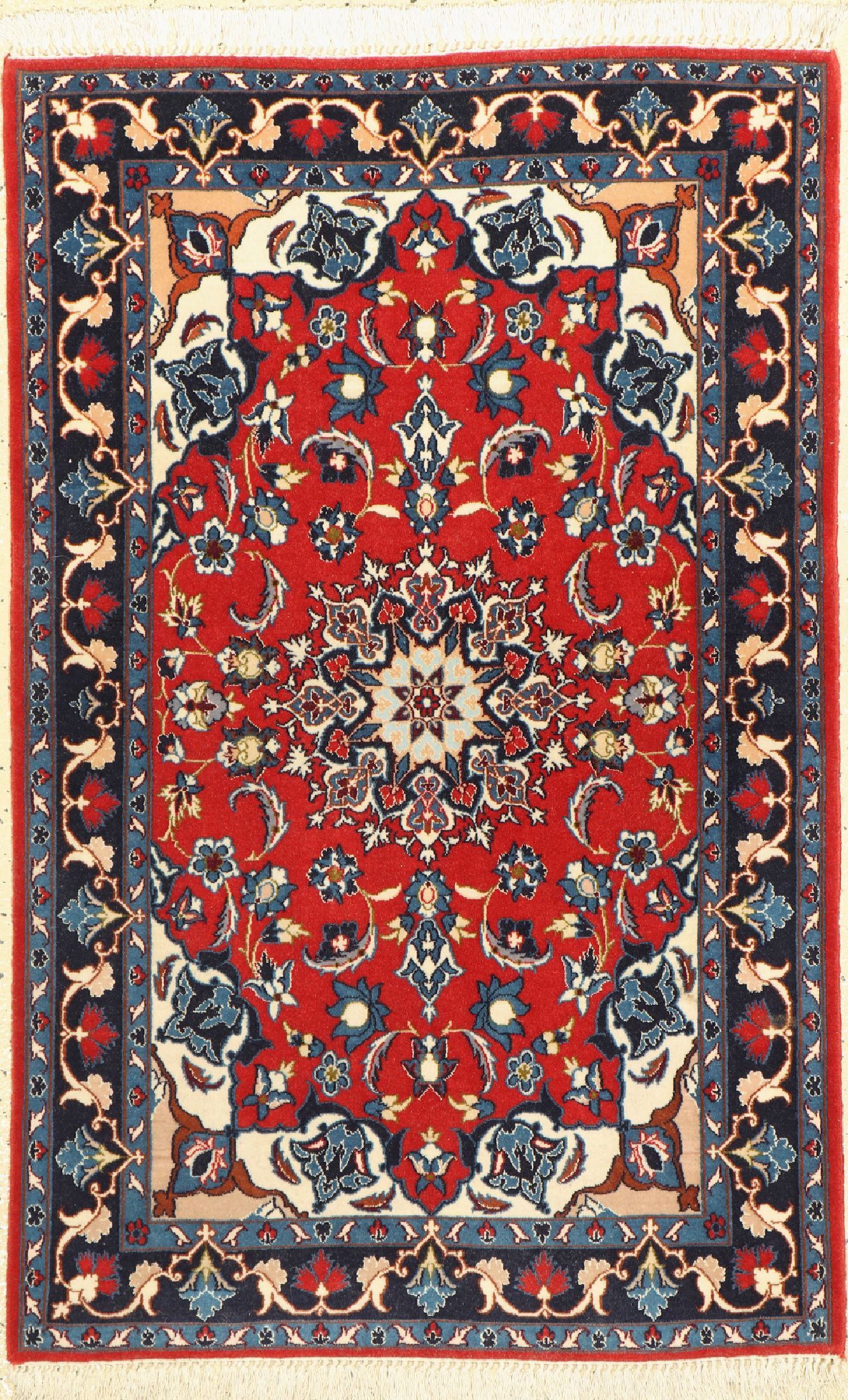 Esfahan fein, Persien, ca. 40 Jahre, Korkwolle mit und auf Seide, ca. 110 x 71 cm, ca. 1,0 Mio. Kn/qm, EHZ: 2(gereinigt).