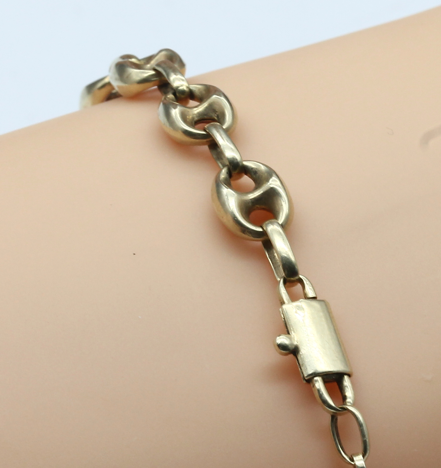 Detail b: 14 kt Gold Armband, GG 585/000, L. ca. 20 cm, ca. 9.7 g, Schiebeverschluss