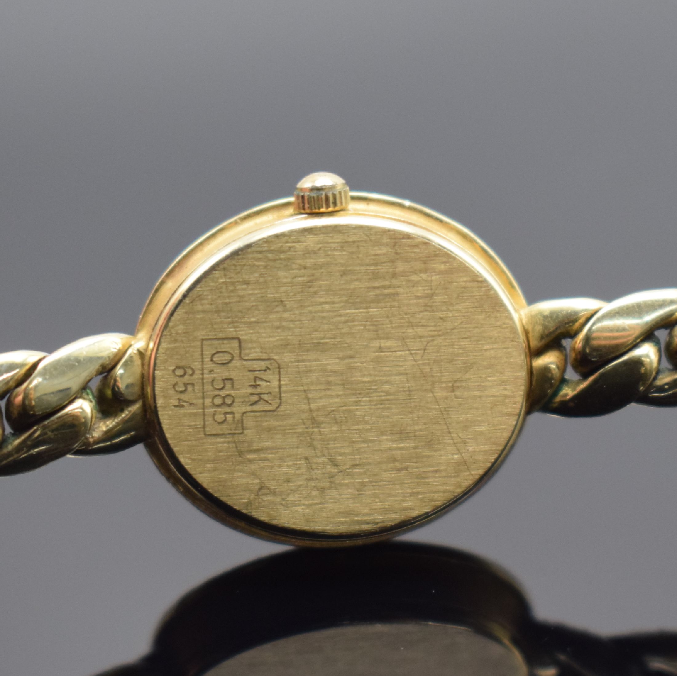 Detail e: REGENT bauer Damenarmbanduhr in GG 585/000 mit Diamantbesatz, Schweiz um 1980, quarz, Boden aufgedr., Lünette wie Band teilw. m. Diamanten bes., ...