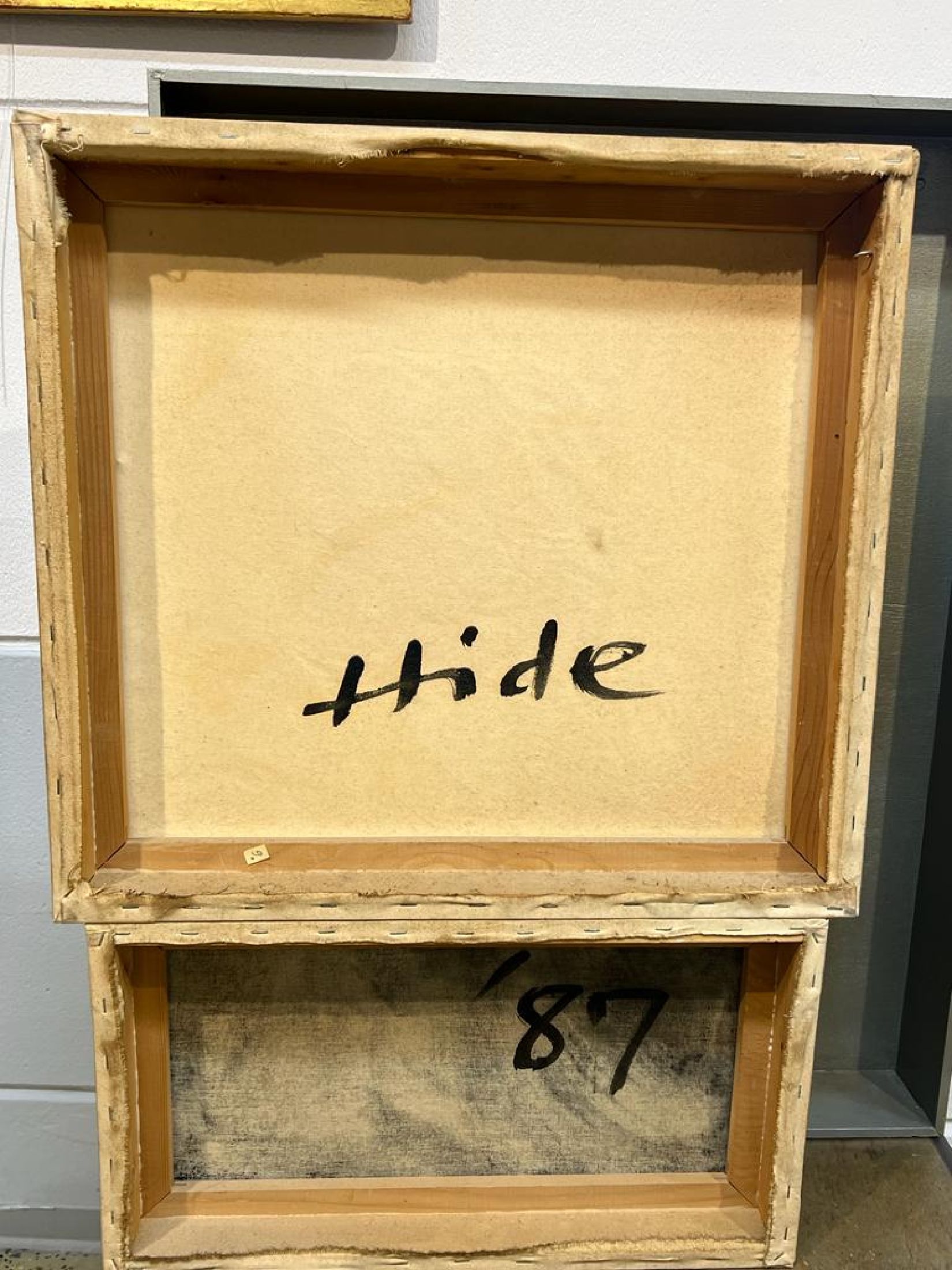 Detail c: Hide Nasu, geb. 1950 Yono/Japan, Studium an der Waseda Universität Tokyo, an der Kunstakademie Stuttgart u. an der StädelschuleFrankfurt a.M., ...