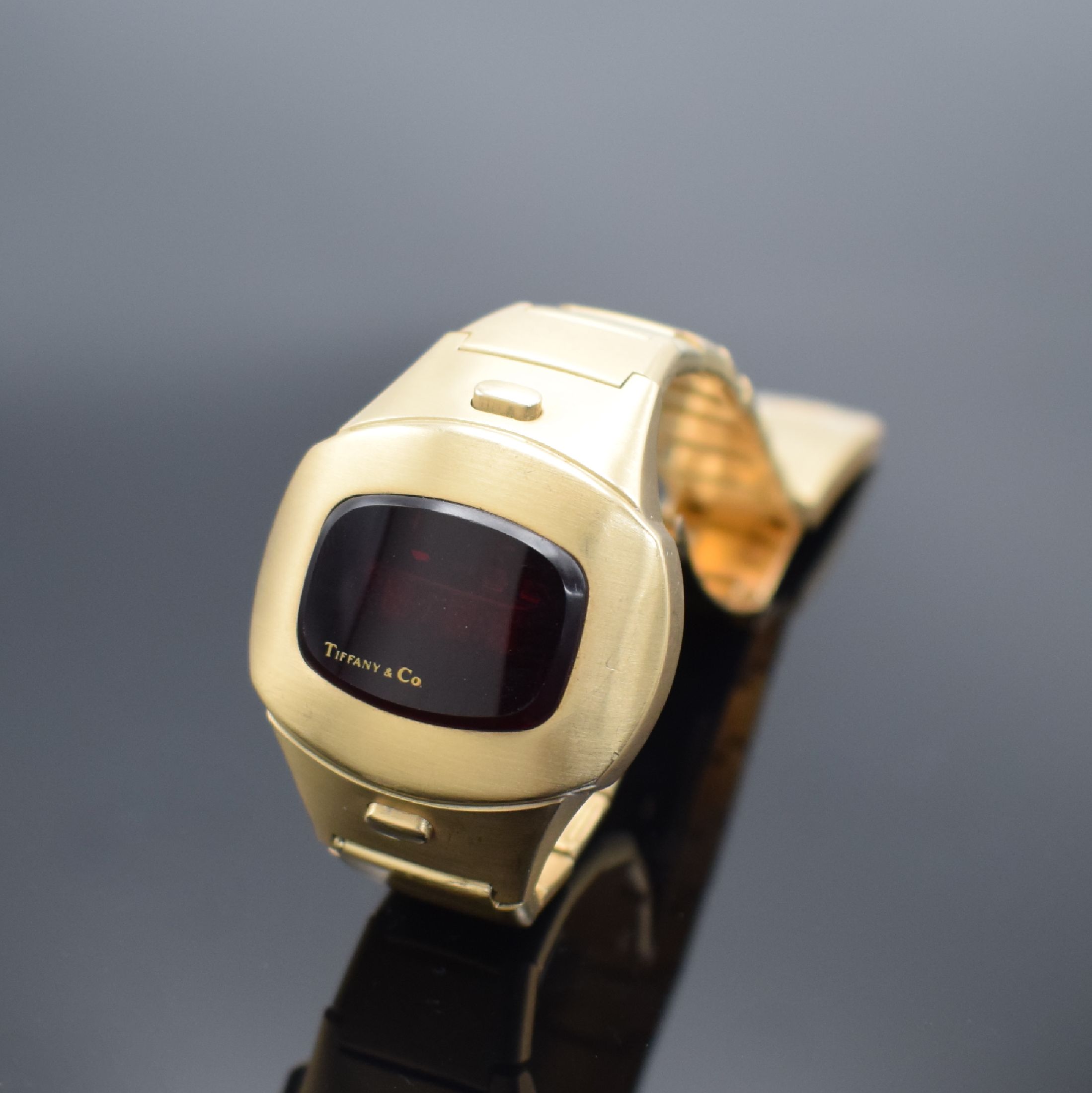 Detail b: PULSAR P4 LED Time Computer / TIFFANY & CO sehr seltene LED Armbanduhr in GG 585/000, USA um 1975, quarz, Geh. an orig. Goldband m. Faltschl. in GG ...