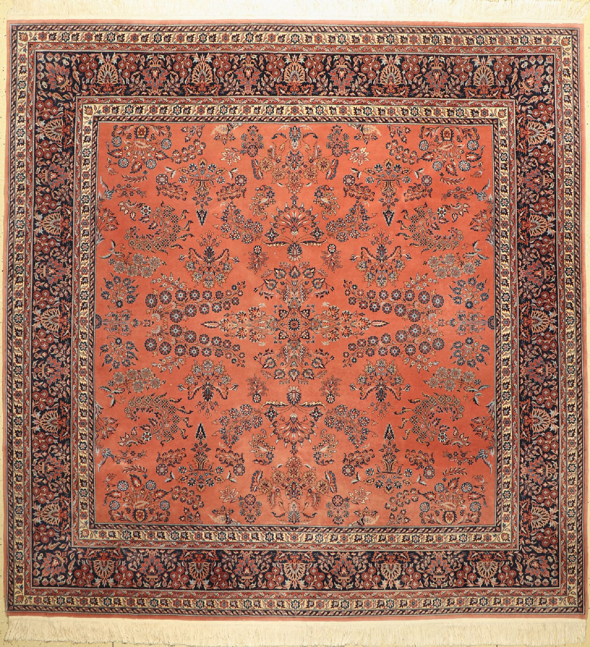 Sarogh Kork fein, China, ca. 40 Jahre, Korkwolle, ca. 253 x 248 cm, EHZ: 2, (Flor fehlstellen am Rand)