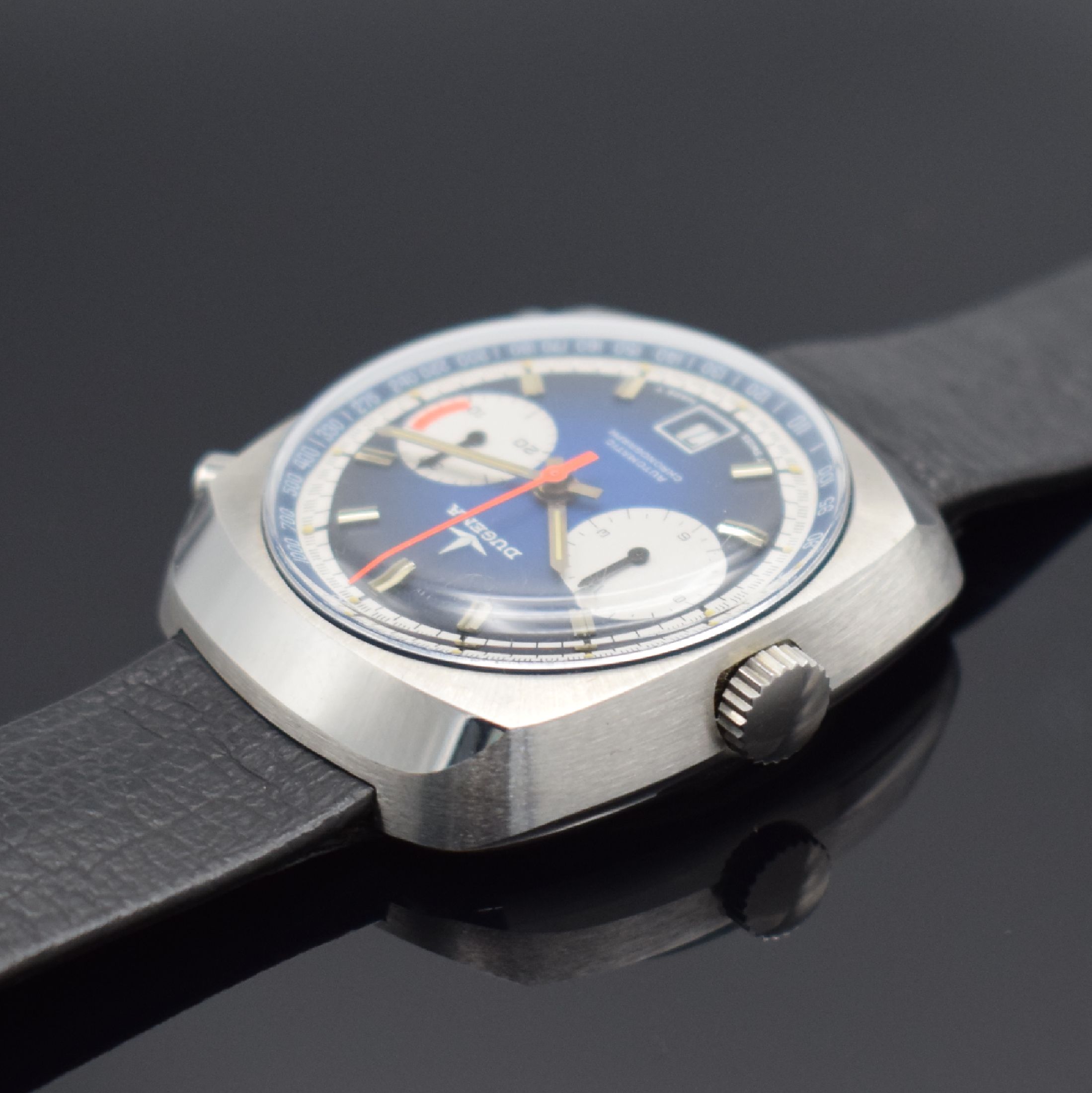 Detail b: DUGENA nahezu neuwertige Herrenarmbanduhr mit Chronograph Kaliber 3207, Schweiz um 1968, Automatik mit Micro-Rotor, massives Stahlgeh., Boden ...