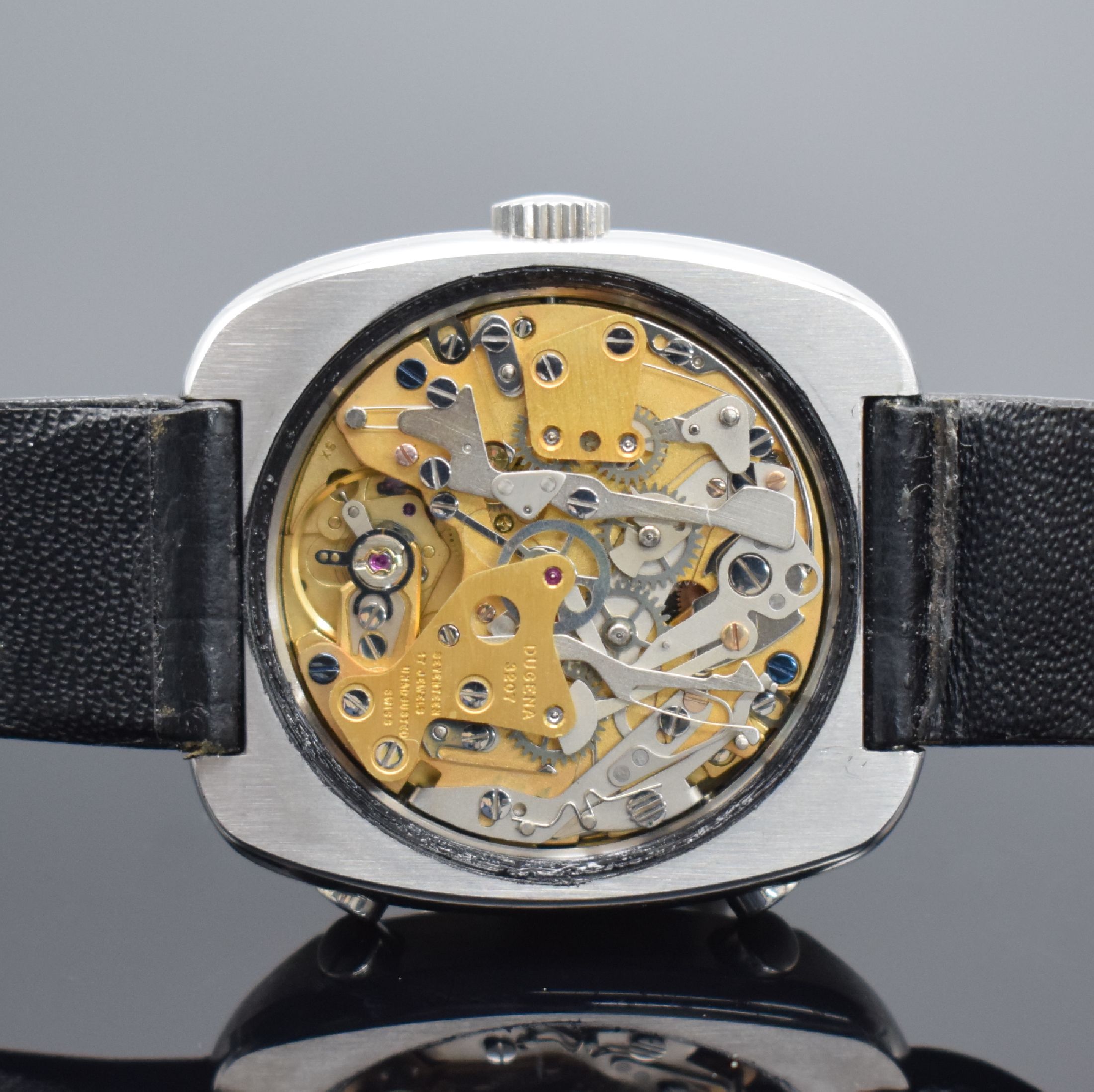 Detail e: DUGENA nahezu neuwertige Herrenarmbanduhr mit Chronograph Kaliber 3207, Schweiz um 1968, Automatik mit Micro-Rotor, massives Stahlgeh., Boden ...