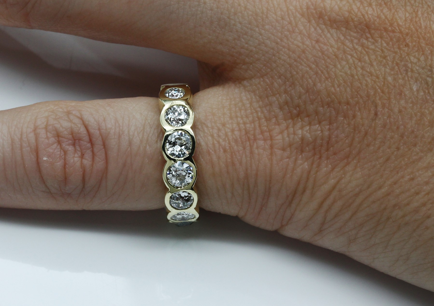 Detail a: 14 kt Gold Diamant-Ring, GG 585/000, 8 Altschliffdiamanten zus. ca. 1.60 ct Weiß-l. get.Weiß/p, ca. 5.4 g, RW 51