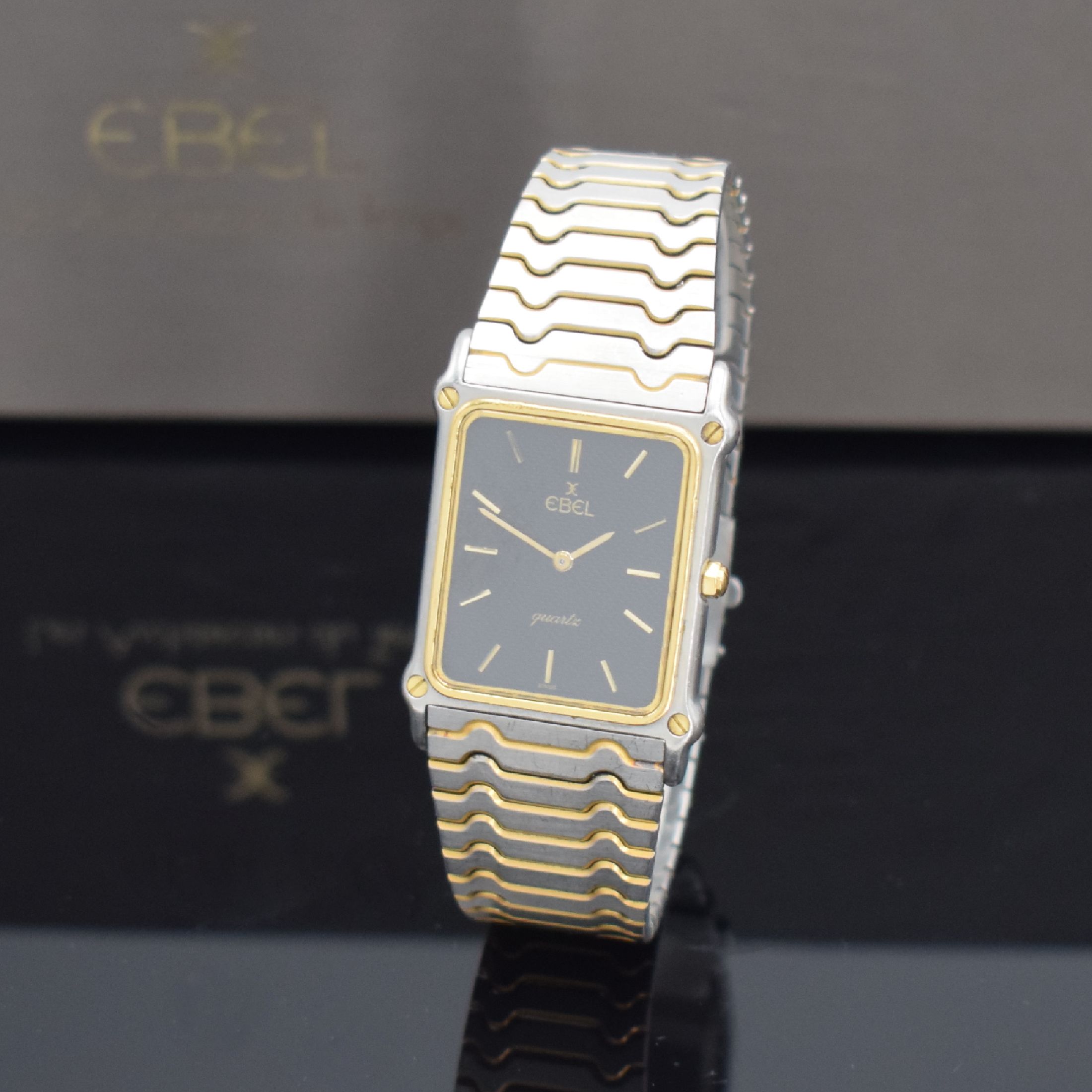 Detail a: EBEL Armbanduhr in Edelstahl & Gold, Schweiz um 1984, quarz, Boden 4-fach verschr., Gliederband (1x Befest.-Schr. fehl. bzw. abgebr.), m. ...