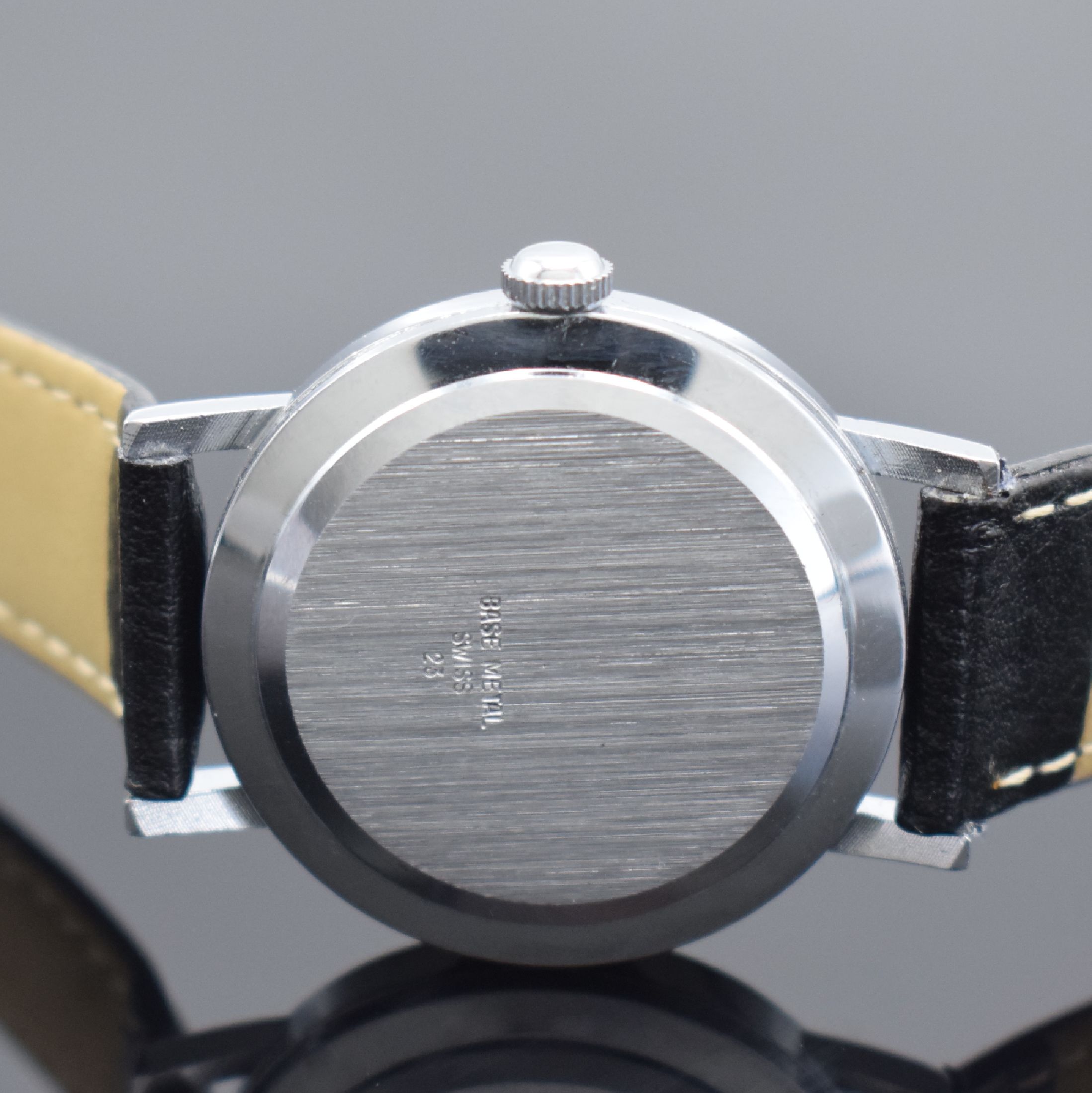 Detail c: MICKEY MOUSE BRADLEY seltene Armbanduhr, Schweiz um 1960, Handaufzug, verchr. Geh., Boden aufgedr., lack. Metallzifferbl. m. M. Mouse Motiv, Min.- & ...