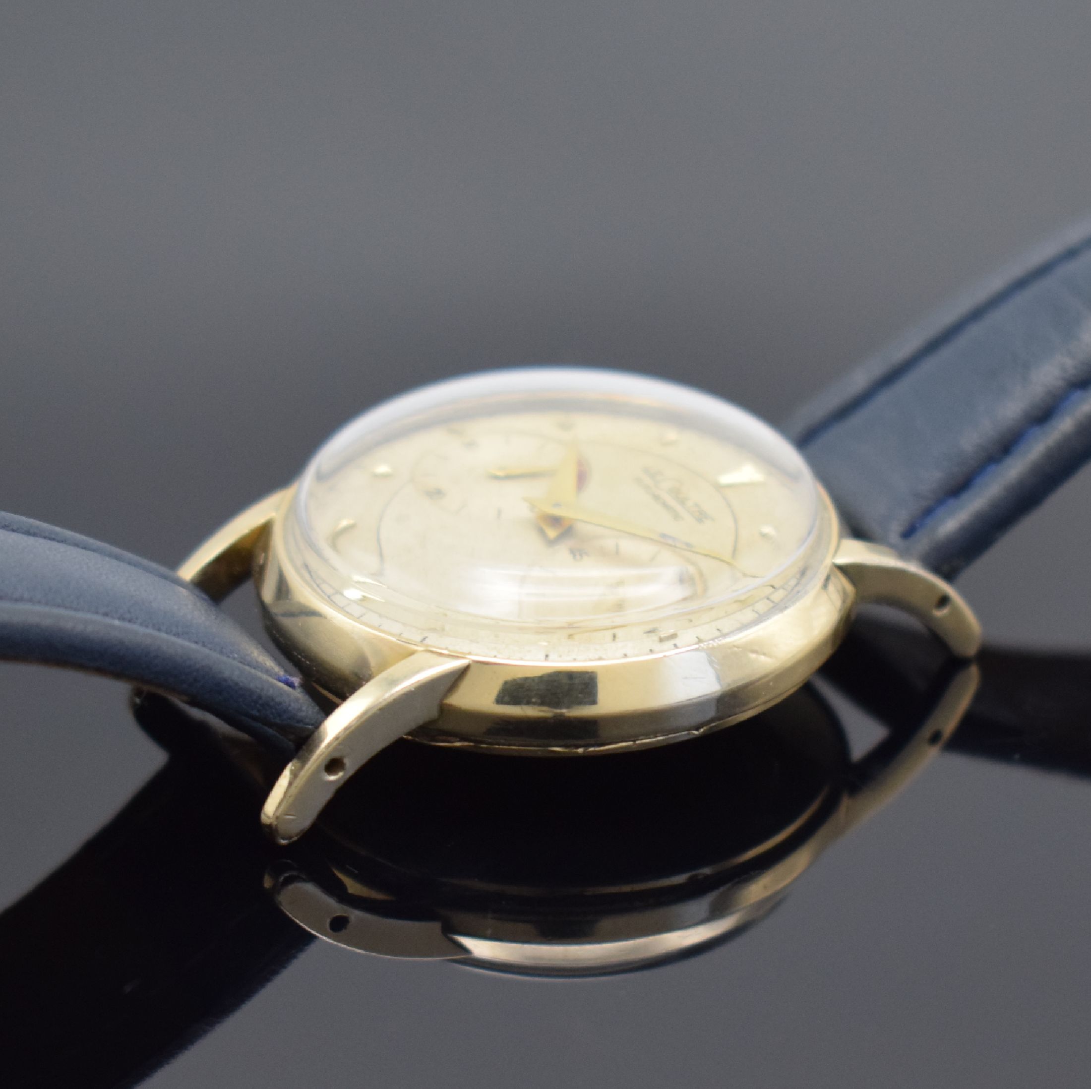 Detail b: LeCoultre Futurematic Herrenarmbanduhr mit Gangreserveanzeige, Schweiz/USA um 1955, Hammerautomatik, 2-teil. 10k Gold Filled Gehäuse, Boden ...
