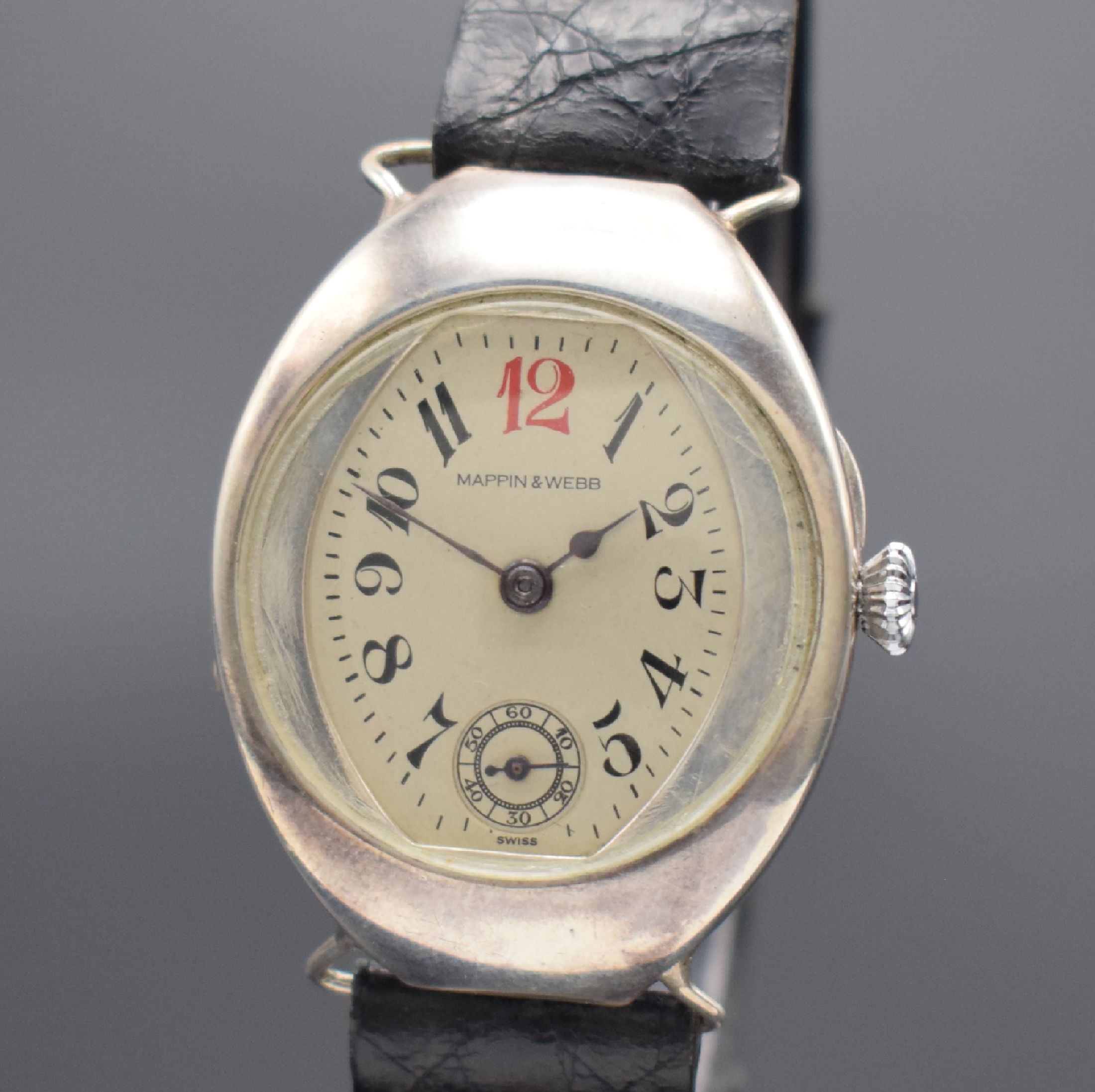 Detail a: MAPPIN & WEBB große, ovale Armbanduhr in 800er Silber, Handaufzug, Schweiz um 1915, 2-fach aufklappbares Scharniergeh., silb. Zifferbl. m. arab. ...