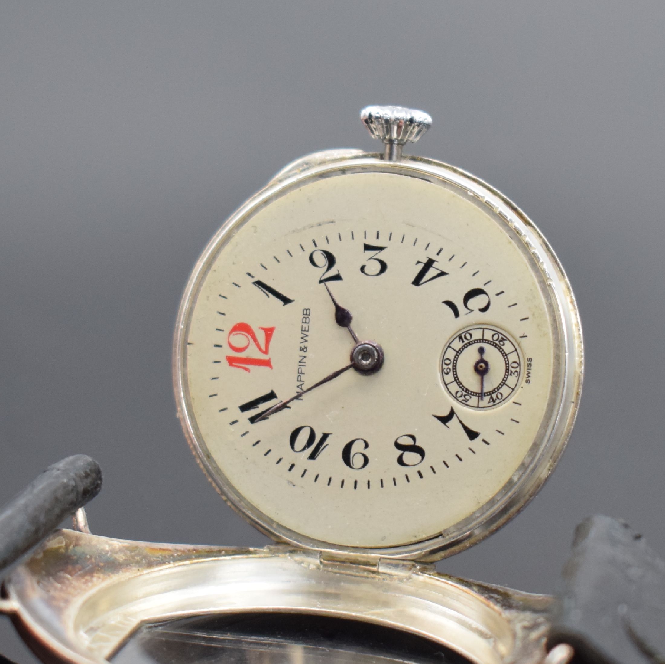 Detail e: MAPPIN & WEBB große, ovale Armbanduhr in 800er Silber, Handaufzug, Schweiz um 1915, 2-fach aufklappbares Scharniergeh., silb. Zifferbl. m. arab. ...