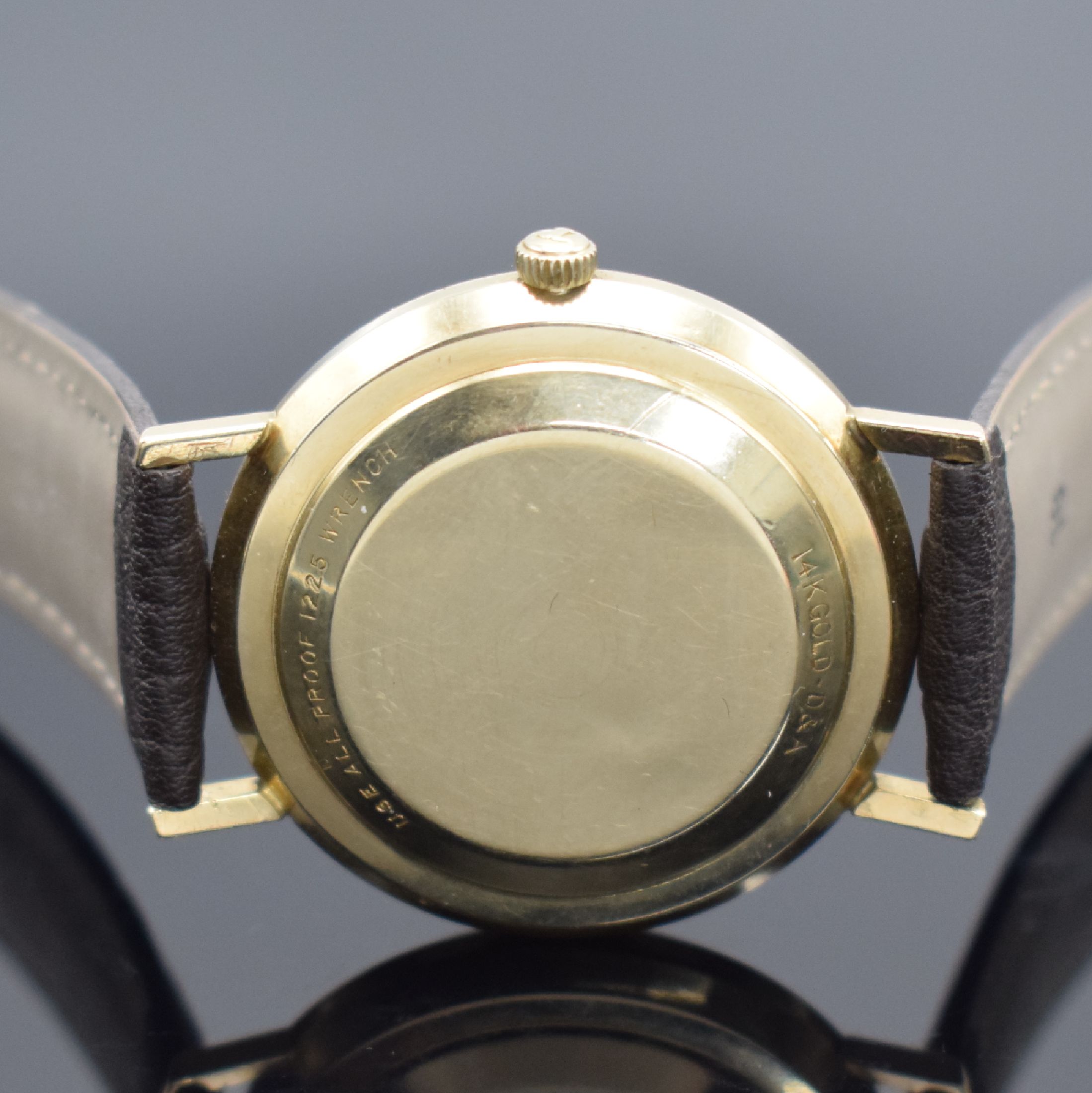 Detail c: LeCoultre Master Mariner Herrenarmbanduhr in GG 585/000, Schweiz/USA um 1960, Automatik, einschaliges Geh. mit grav. Lünette, silb. Zifferbl. m. ...