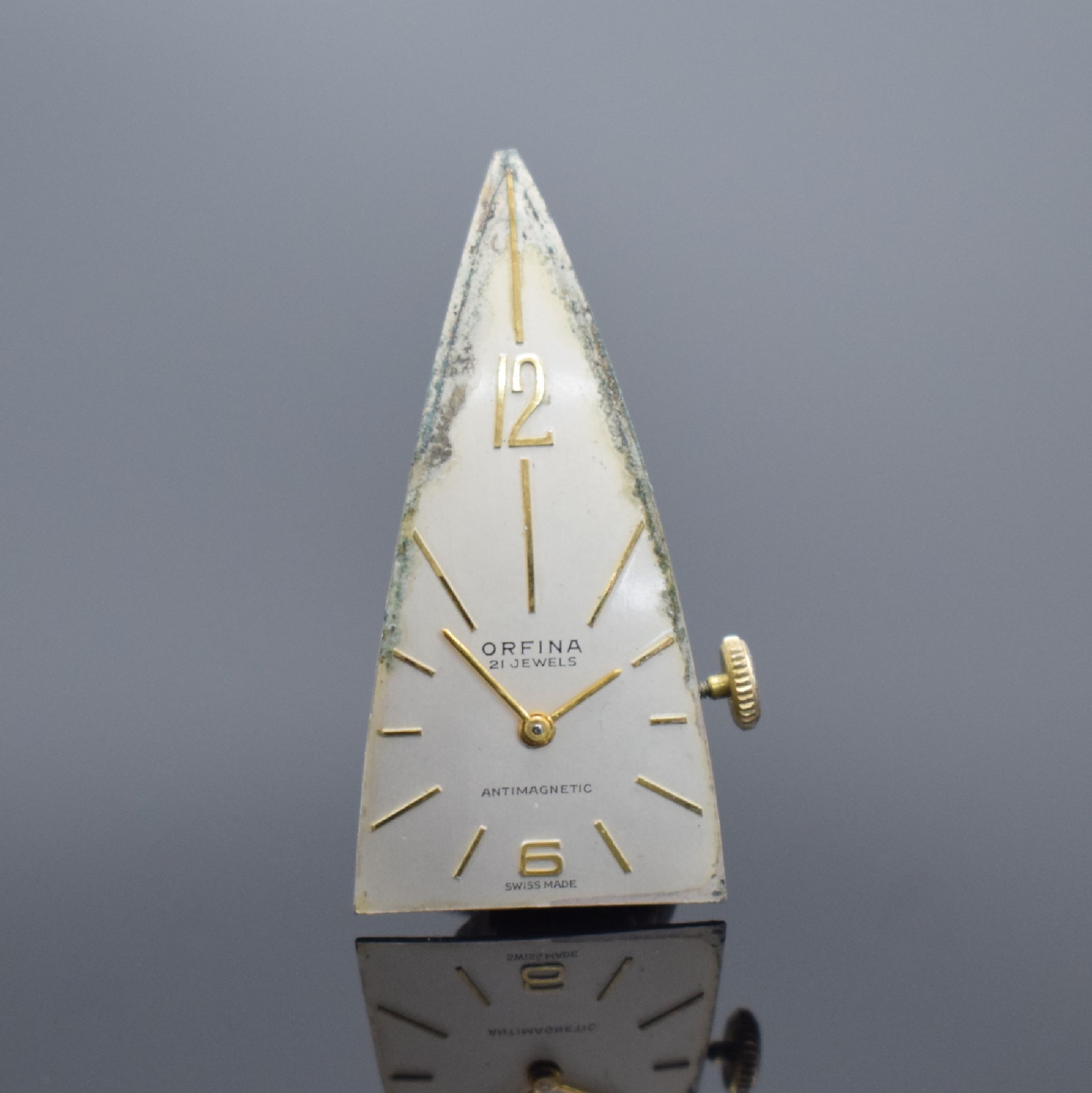 Detail e: ORFINA vergoldete Armbanduhr, Schweiz 1950er Jahre, Handaufzug, Stahlboden gedr., neutr. Double-Band, silb. Zifferbl. fl., gold. Ind. & arab. Zahlen, ...