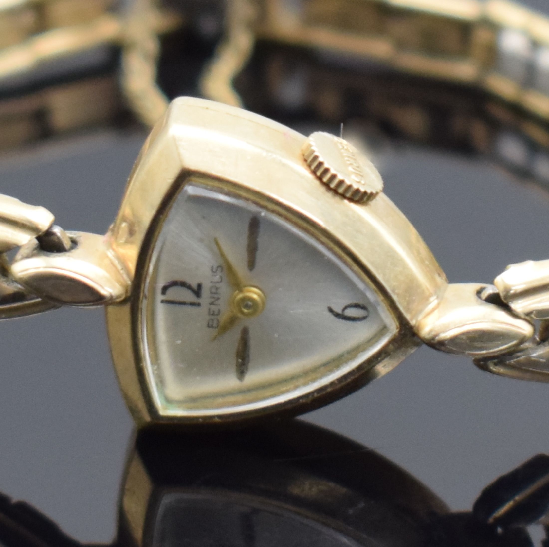 Detail a: BENRUS 10k gold filled Damenarmbanduhr, Frankreich/USA um 1960, Handaufzug, Boden aufgedr., Band bez. Kreisler, silb. Zifferbl. m. gold. Zeigern, ...