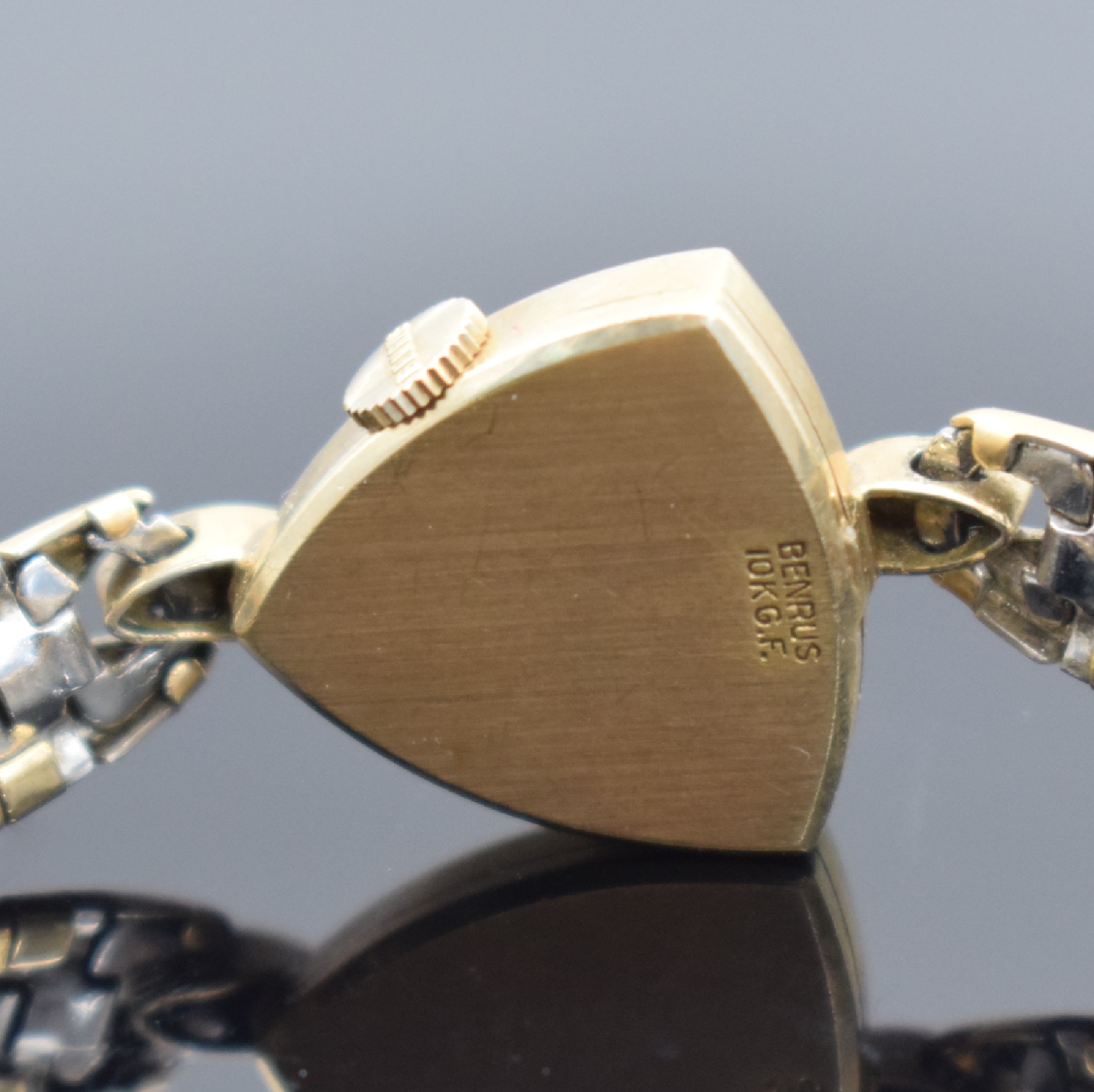 Detail d: BENRUS 10k gold filled Damenarmbanduhr, Frankreich/USA um 1960, Handaufzug, Boden aufgedr., Band bez. Kreisler, silb. Zifferbl. m. gold. Zeigern, ...