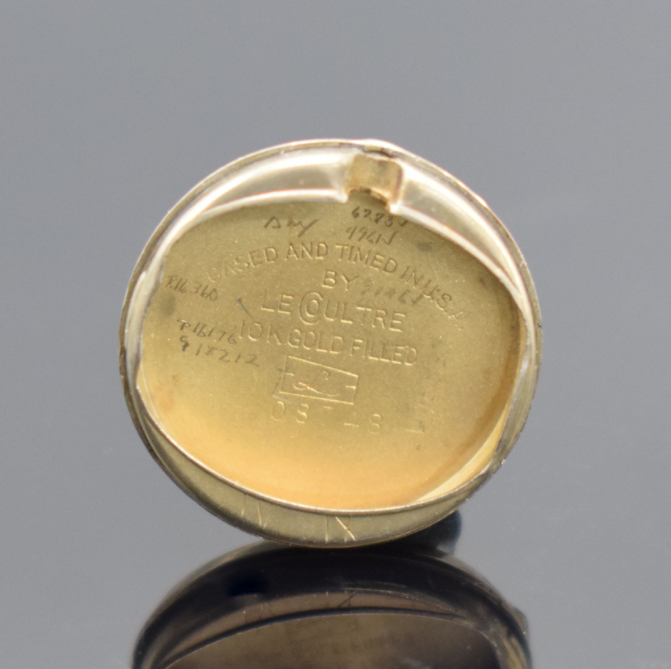 Detail e: LeCoultre 10k gold filled Damenarmbanduhr, Schweiz/USA 1940er Jahre, Handaufzug, facett. Lünette, Boden aufgedr., silb. Zifferbl. rest., silb. ...