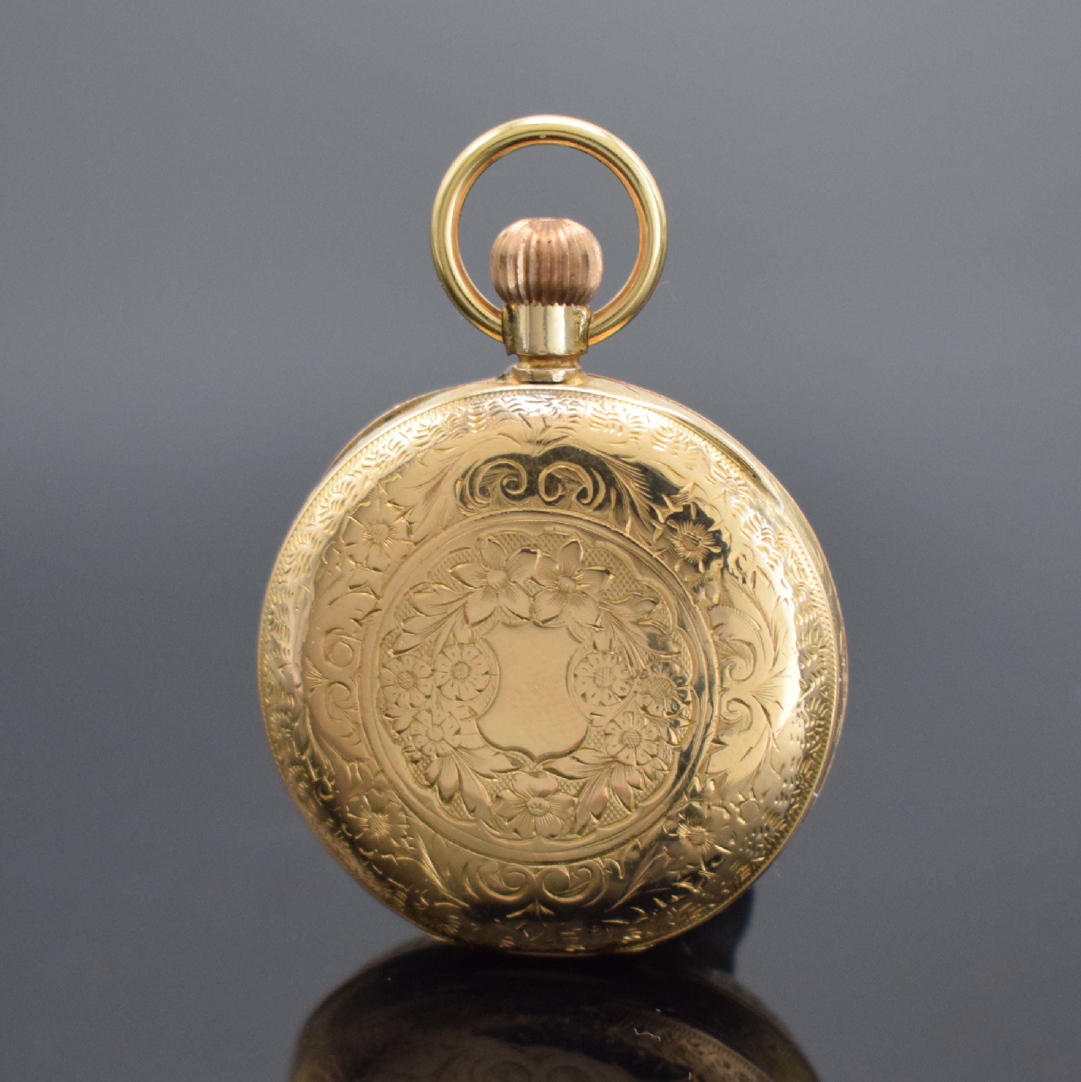 Detail a: OMEGA offene Damentaschenuhr in RoseG 585/000, Schweiz um 1905, floral graviertes Gehäuse, Metallcuvette, Emailzifferbl. m. röm. Zahlen, gebl. ...