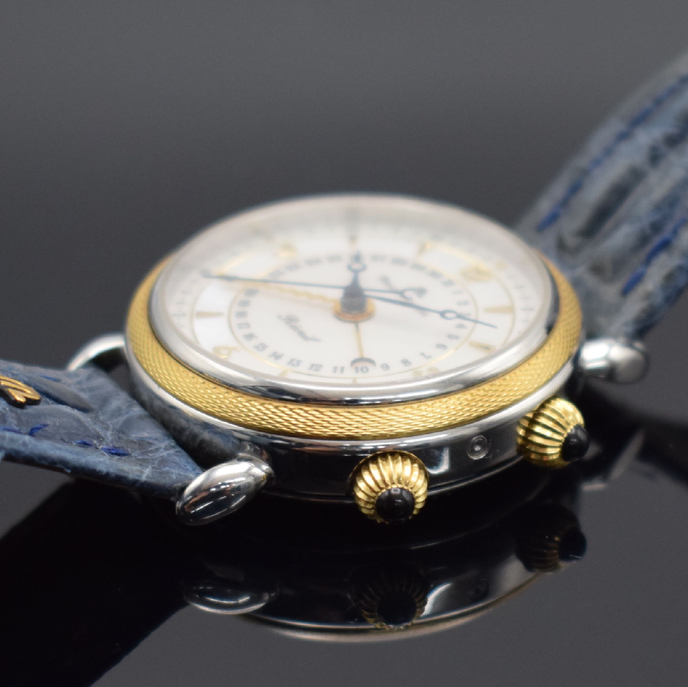 Detail b: MAURICE LACROIX Armbandwecker Modellserie Reveil, Schweiz um 1995, Handaufzug, Edelstahlgeh., Kronen m. Schmucksteinen, GG- Lünette, beids. ...