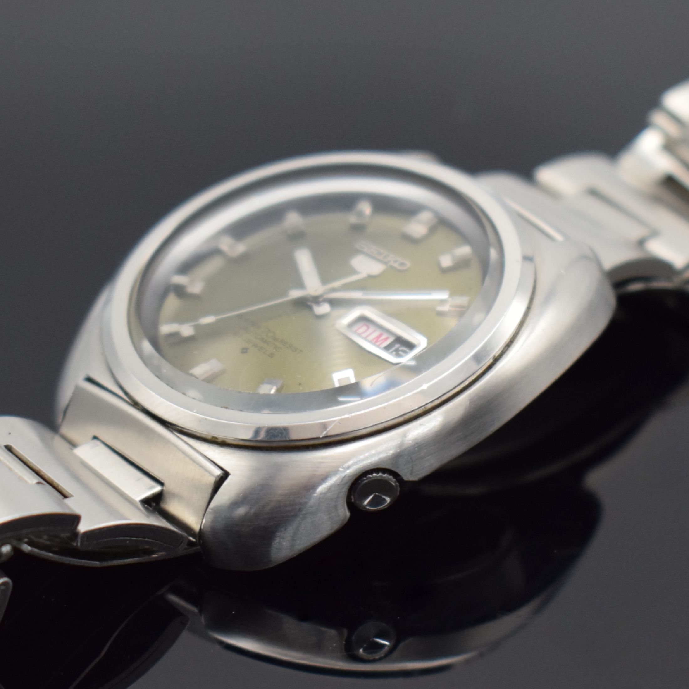 Detail c: SEIKO 5 Herrenarmbanduhr mit olivgrünem Zifferblatt, Japan um 1970, Automatik, Ref. 6119-8400, Edelstahlgeh. inkl. orig. Gliederband m. Faltschl., ...