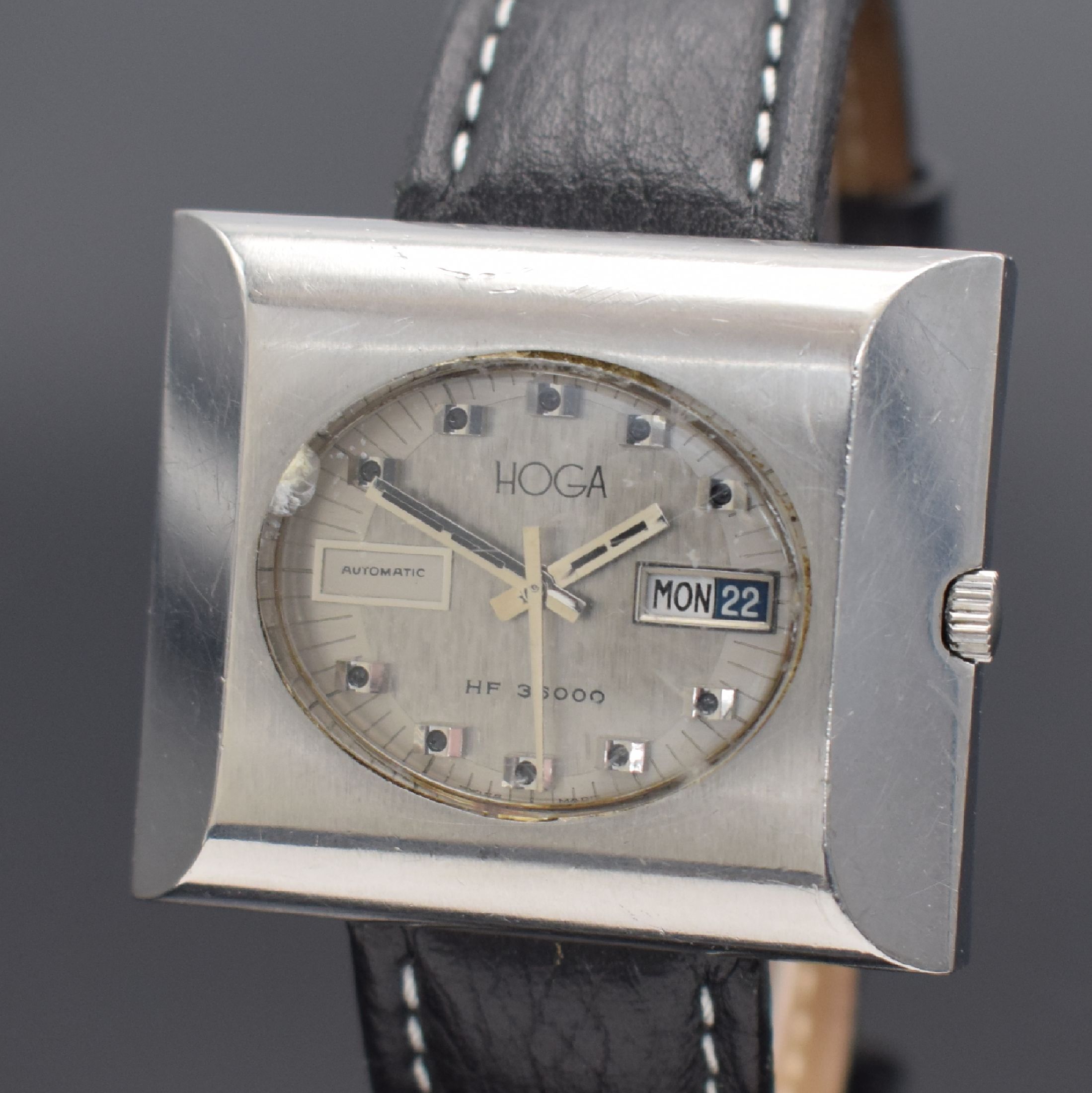 Detail a: HOGA HF 36000 Herrenarmbanduhr in Stahl, Schweiz um 1970, Automatik, massives Gehäuse, Boden geschr., Duoton-Zifferbl. mit aufges. Std.-Ind., silb. ...