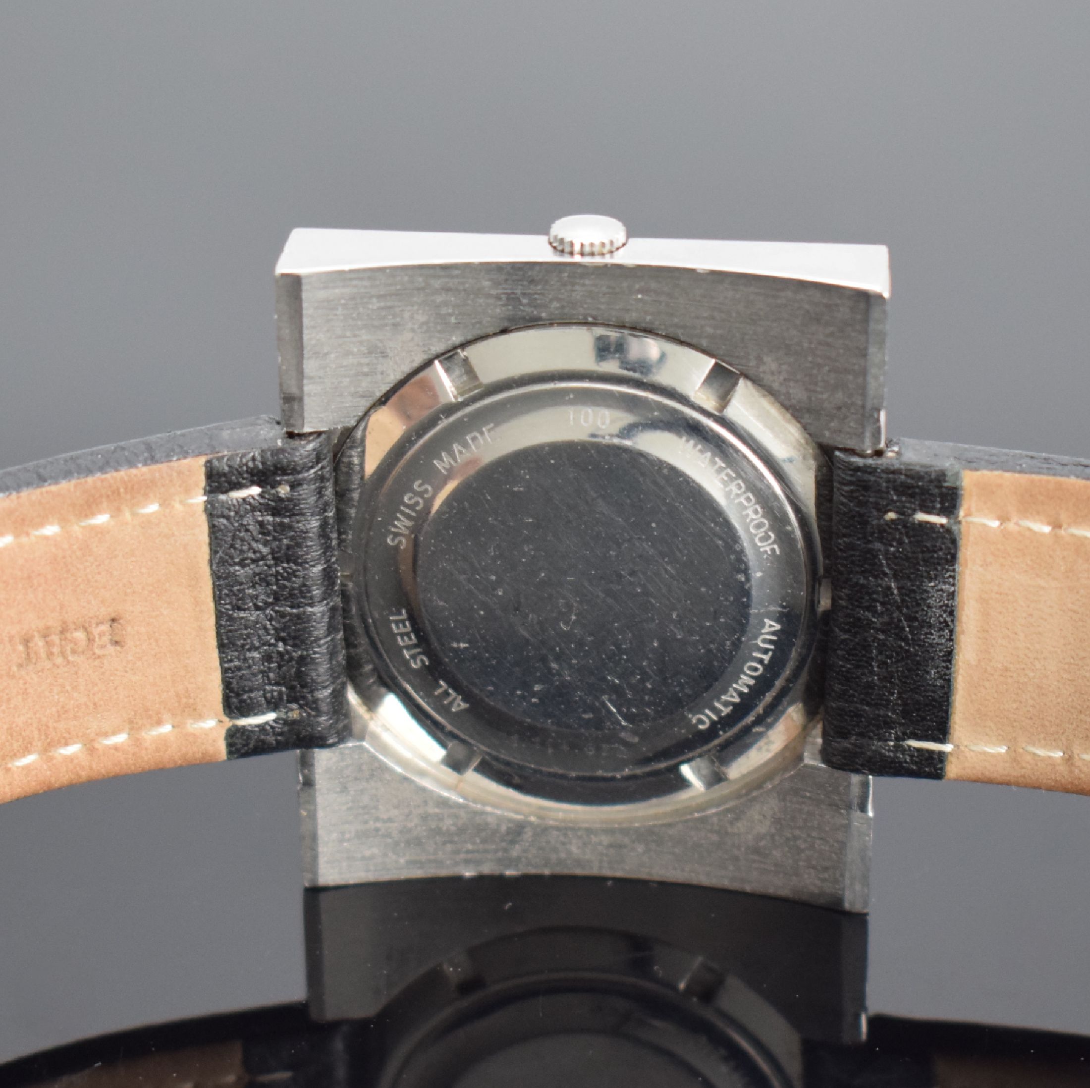Detail b: HOGA HF 36000 Herrenarmbanduhr in Stahl, Schweiz um 1970, Automatik, massives Gehäuse, Boden geschr., Duoton-Zifferbl. mit aufges. Std.-Ind., silb. ...