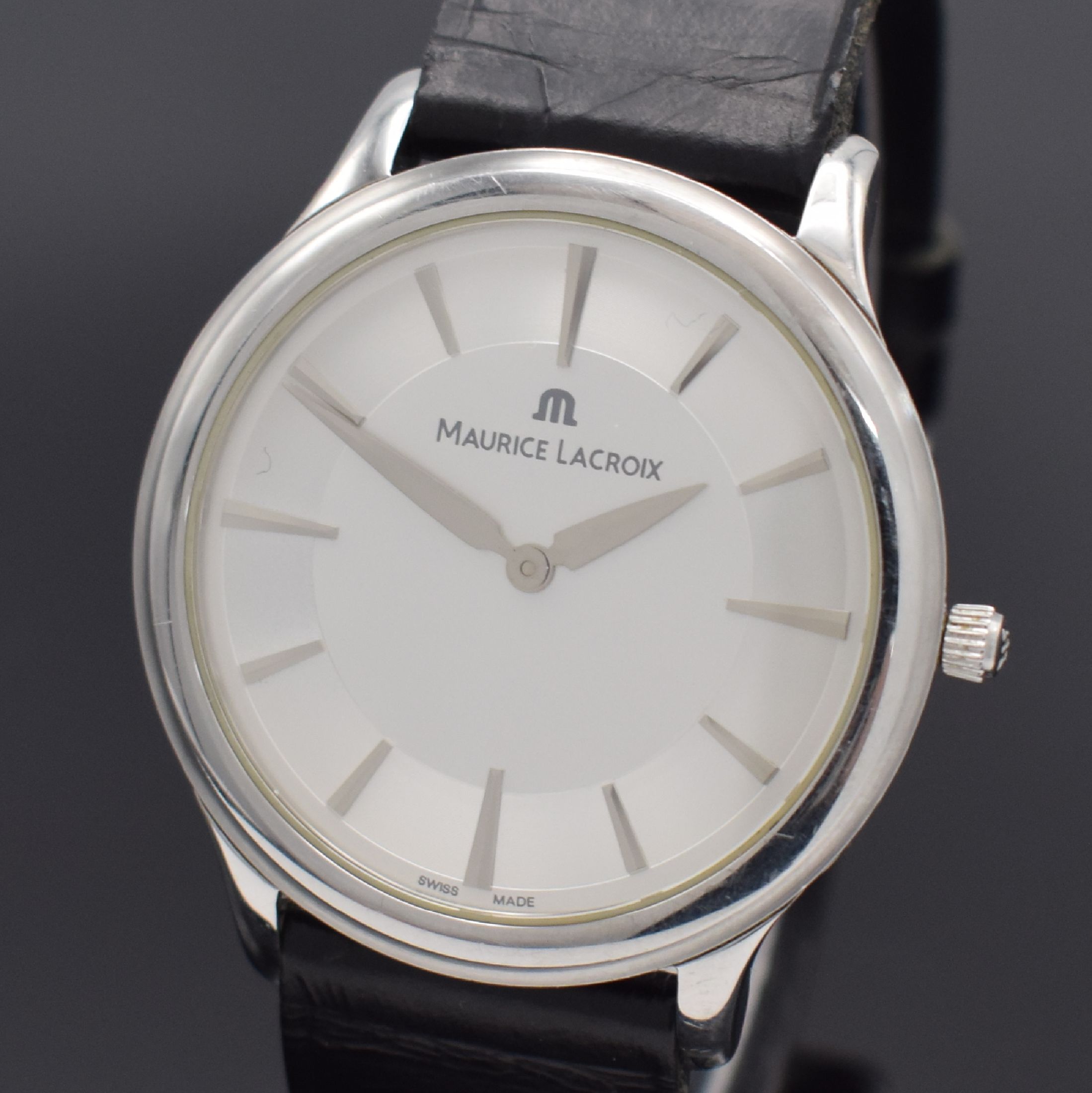 Detail a: MAURICE LACROIX Herrenarmbanduhr, Schweiz um 2010, quarz, Ref. LC1037, Edelstahlgeh., Boden m. Monogramm aufgedr., silb. Duoton- Zifferbl. m. aufges. ...