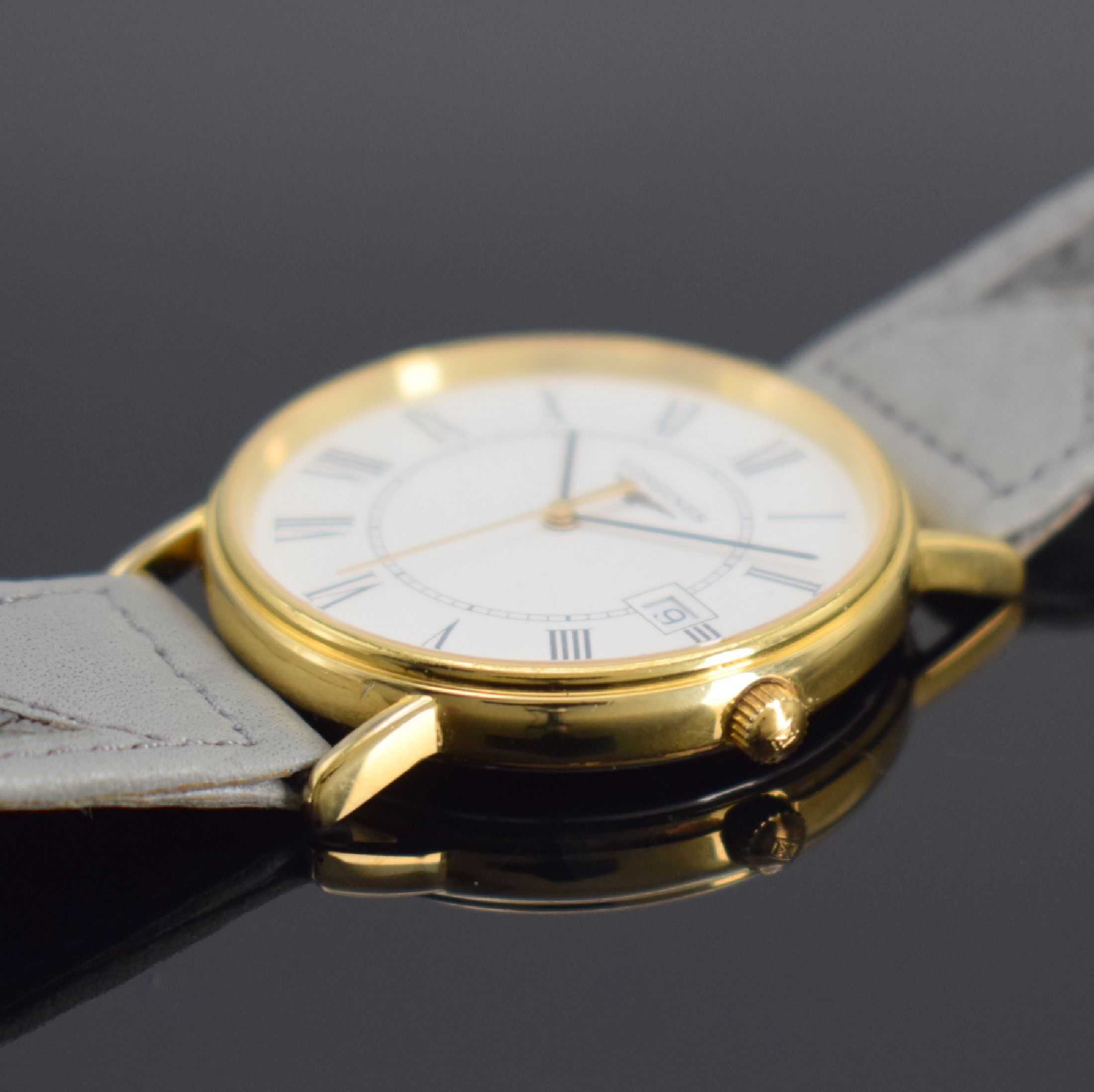 Detail b: LONGINES Armbanduhr Ref. L4.720.2, Schweiz um 2000, quarz, verg. Gehäuse, Edelstahlboden (Nutzsp.) gedr., weißes Zifferbl. m. röm. Zahlen, Datum, ...