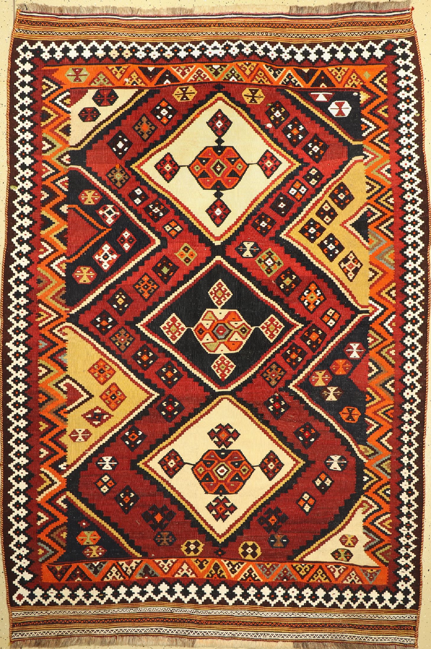 Ghaschgai Kelim, Persien, um 1960, Wolle auf Wolle mit Baumwoll-Highlights, ca. 243 x 165 cm, EHZ: 2