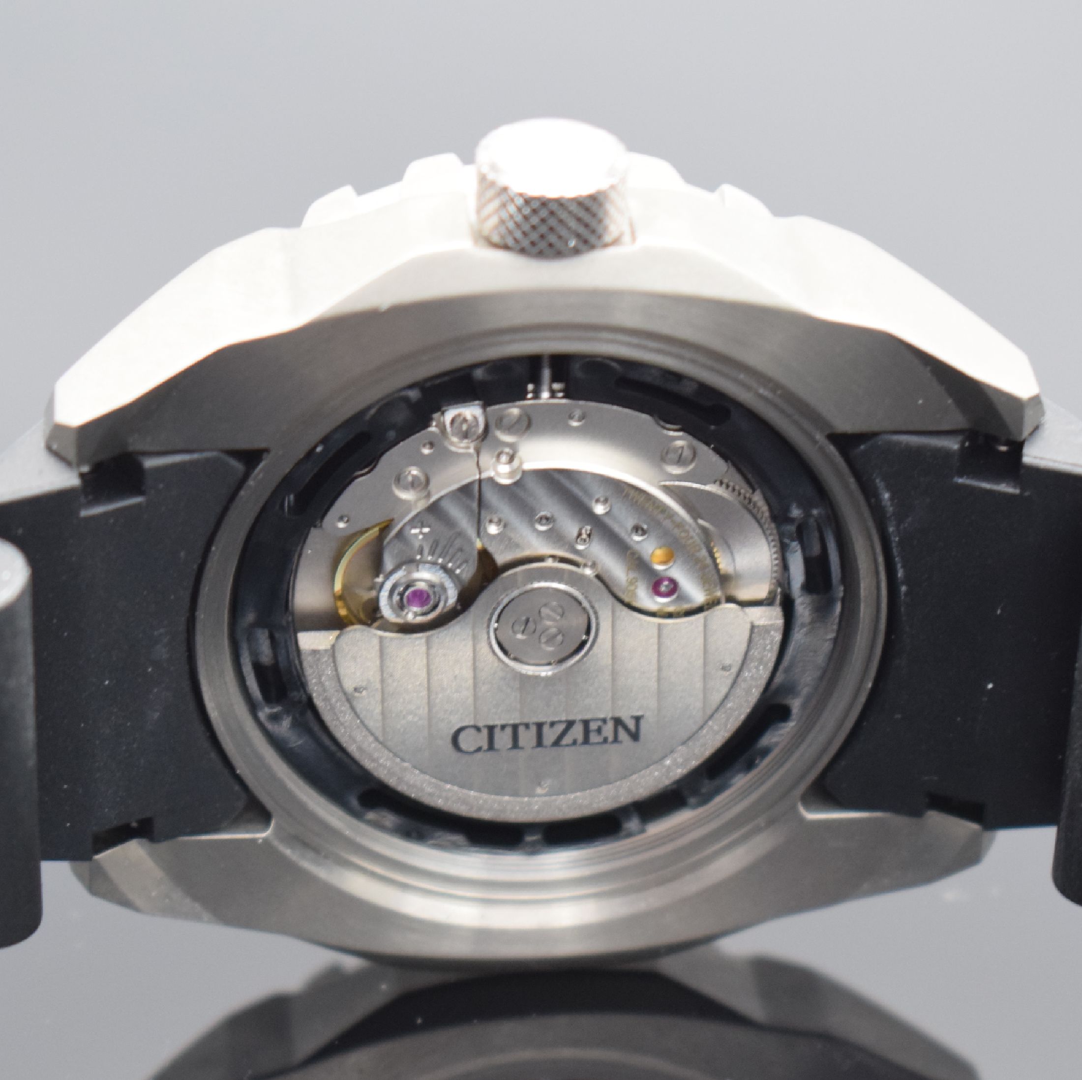 Detail e: CITIZEN Diver`s 200m Promaster Herrenarmbanduhr in Titan Ref. 9051-S122961, Japan, verk. lt. beil. orig. Pap. 06/2022, Automatik, massives verschr. ...