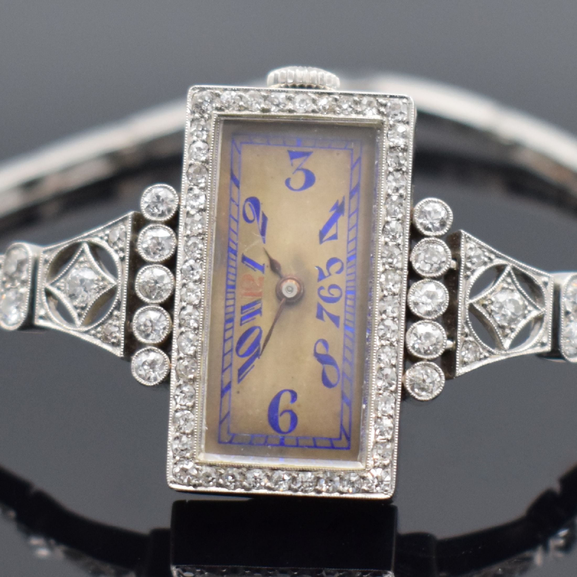 Detail a: VACHERON & CONSTANTIN / VERGER FRERES sehr seltene, diamantbesetzte Art-Deco Damenschmuckbanduhr in Platin, Schweiz um 1916, quer-rechteck.-Geh., ca. ...