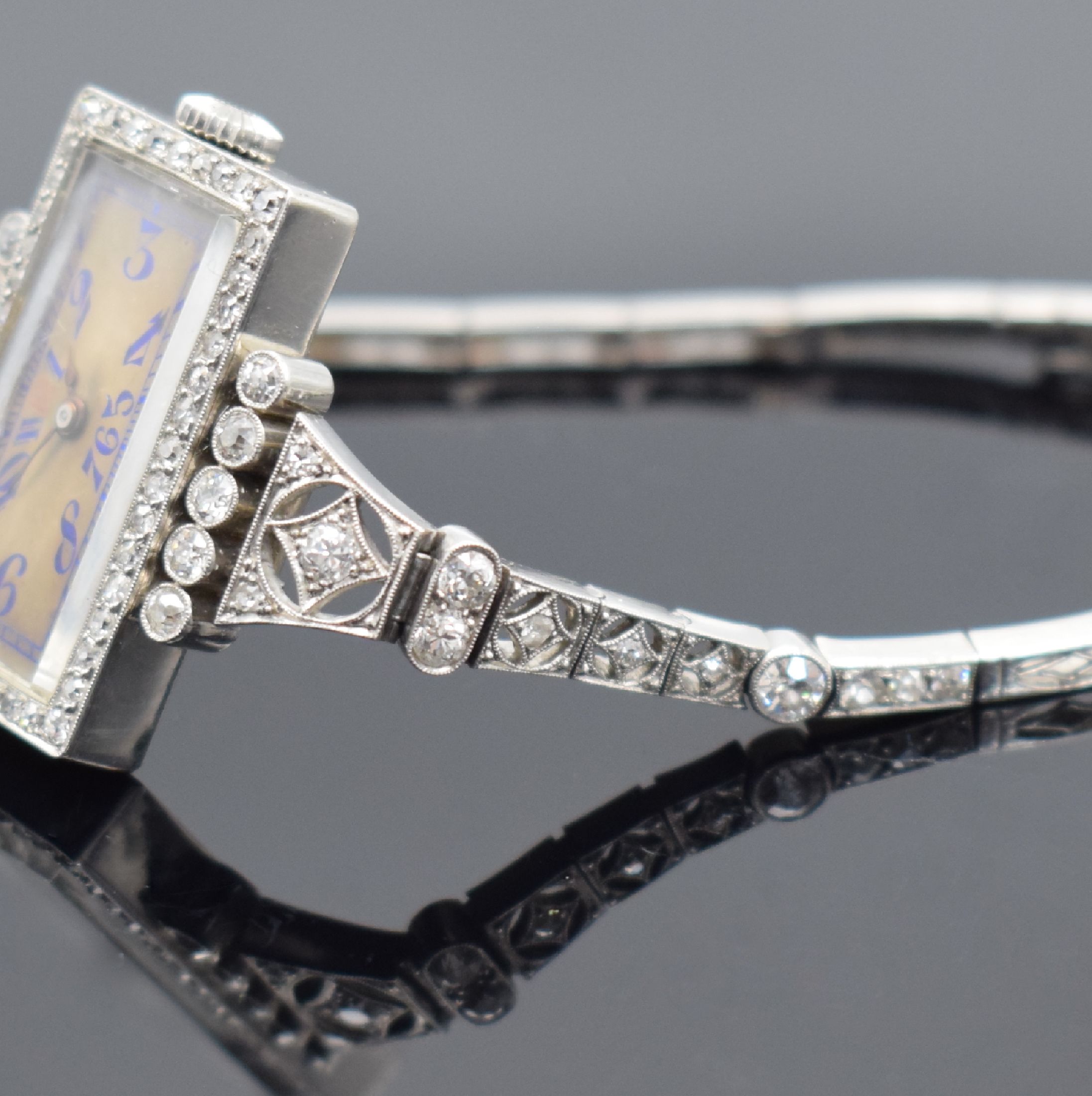 Detail b: VACHERON & CONSTANTIN / VERGER FRERES sehr seltene, diamantbesetzte Art-Deco Damenschmuckbanduhr in Platin, Schweiz um 1916, quer-rechteck.-Geh., ca. ...