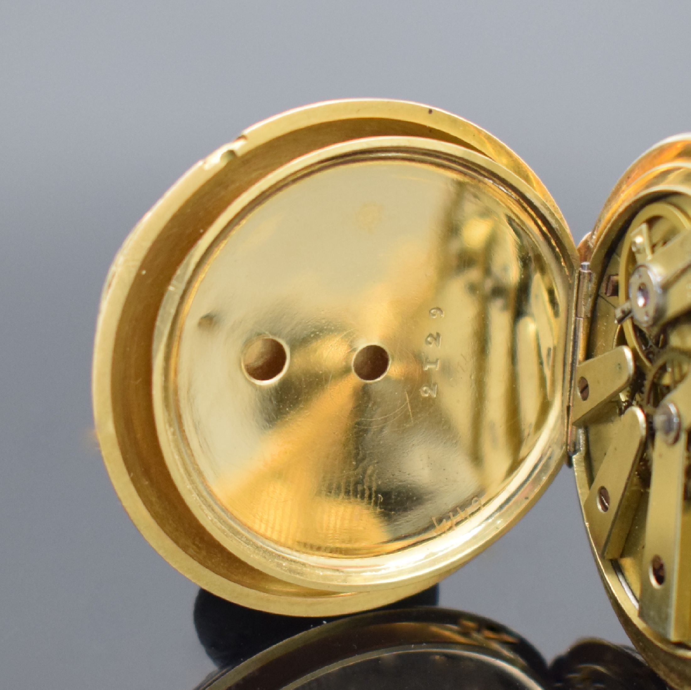 Detail g: MALIGNON A GENEVE No. 2129 feine, emaillierte und mit Edelsteinen besetzte Zylindertaschenuhr an schwerer GG 750/000 Kette, Schweiz um 1850, beide ...