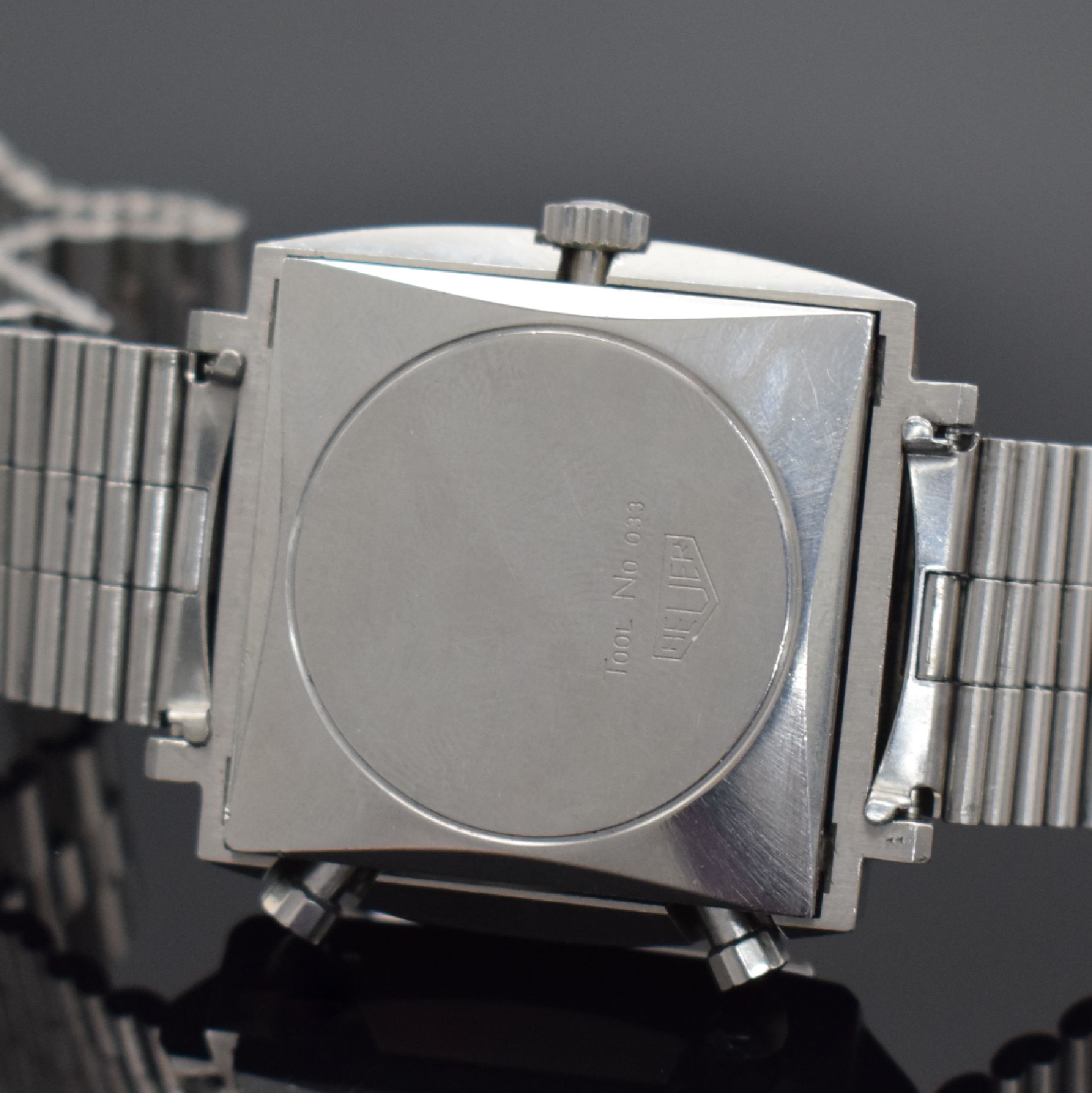 Detail e: HEUER Monaco "Steve McQueen" Herrenarmbanduhr mit Chronograph Referenz 1133, Schweiz um 1972, Automatik, Monocoque-Geh. in Stahl inkl. ...