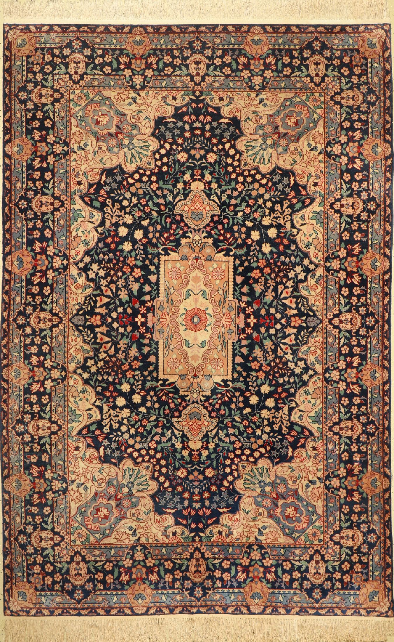 Kerman fein, China, ca. 50 Jahre, Wolle aufBaumwolle, ca. 275 x 185 cm, EHZ: 2