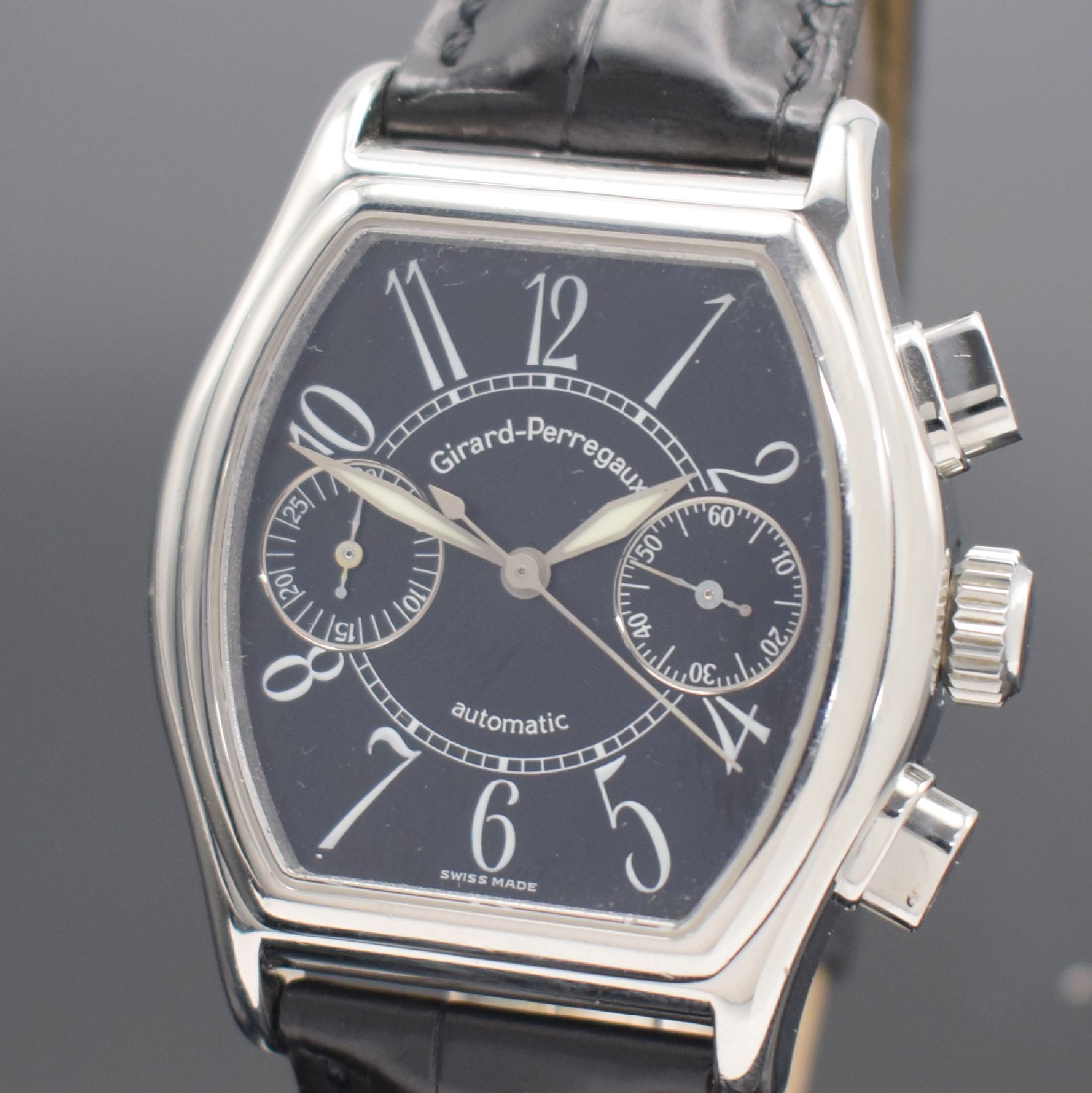 Detail a: GIRARD PERREGAUX Armbandchronograph Serie Richeville Referenz 2750, Schweiz um 1996, tonneauförmiges Edelstahlgeh. inkl. orig. Lederband m. orig. ...