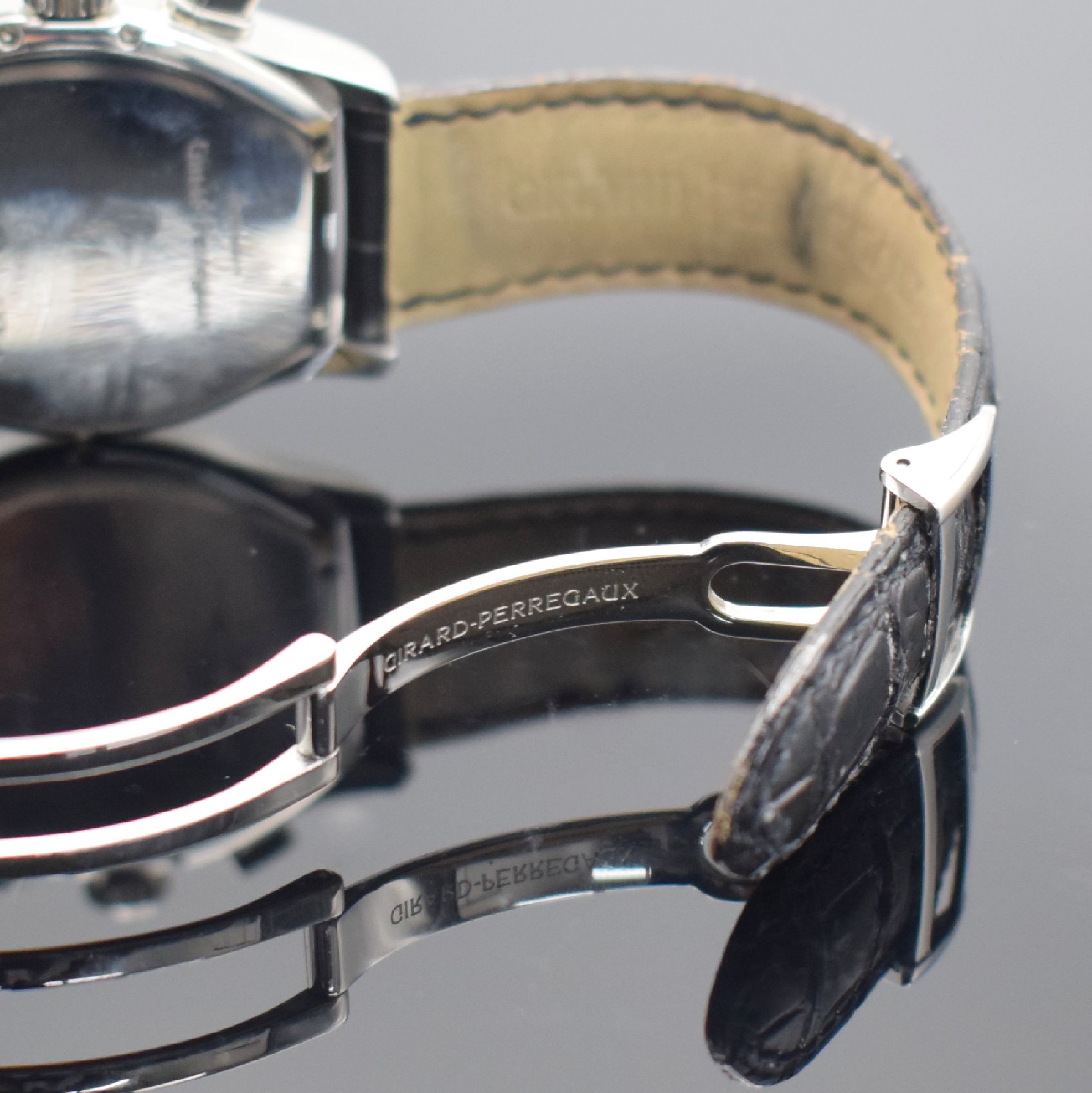 Detail c: GIRARD PERREGAUX Armbandchronograph Serie Richeville Referenz 2750, Schweiz um 1996, tonneauförmiges Edelstahlgeh. inkl. orig. Lederband m. orig. ...