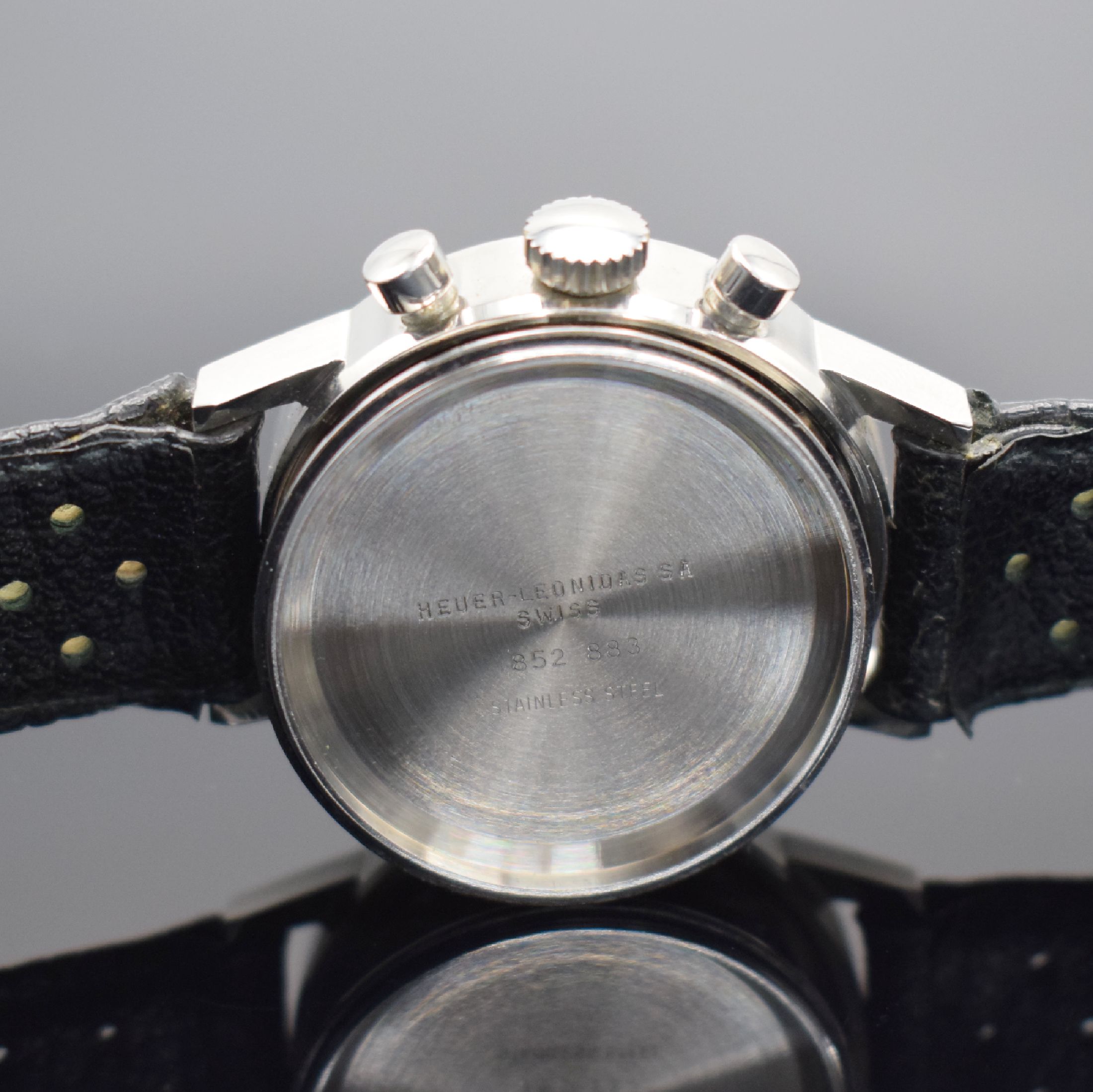 Detail e: HEUER seltener Armbandchronograph Referenz 73623, Schweiz um 1971, Handaufzug, Edelstahlgeh. inkl. Lederband m. Heuer Dornschl., Boden verschr., ...