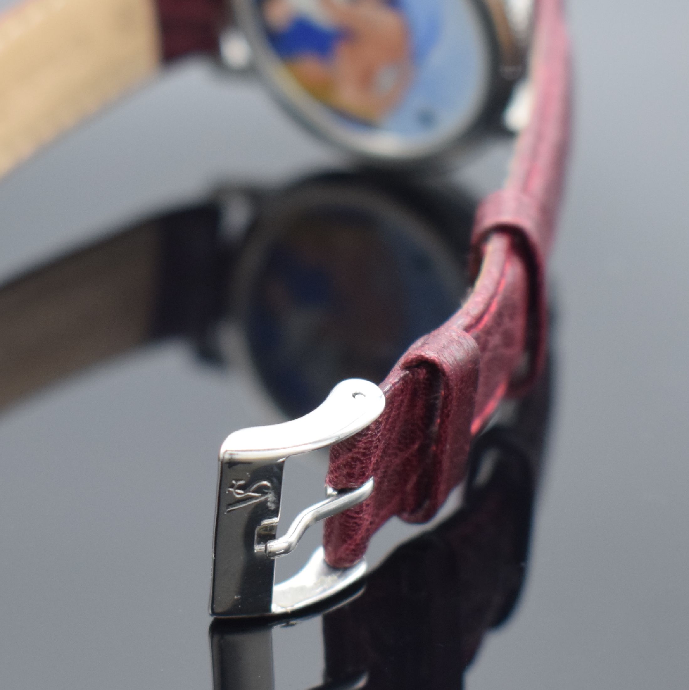 Detail b: VALUE SWISS Herrenarmbanduhr Modell L´Heure D´Amour, Handaufzug, auf 5000 Stück lim. Sondermodell in Edelstahl inkl. orig. Lederband m. orig. ...