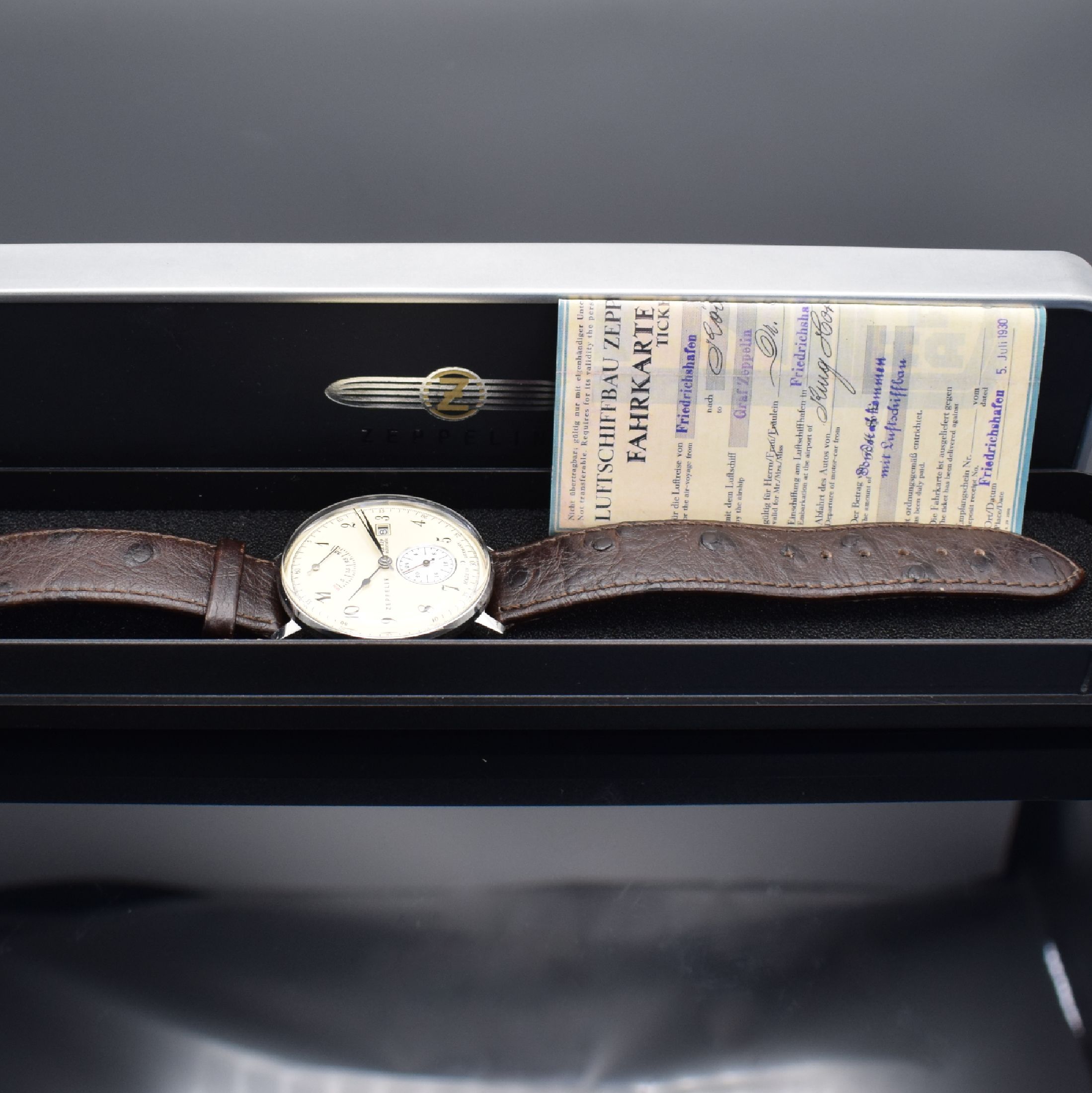 Detail e: ZEPPELIN Herrenarmbanduhr Model Hindenburg Referenz 7060, Automatik, Deutschland lt. beil. Garantiekarte verk. 09/2013, Edelstahlgeh. beids. vergl., ...