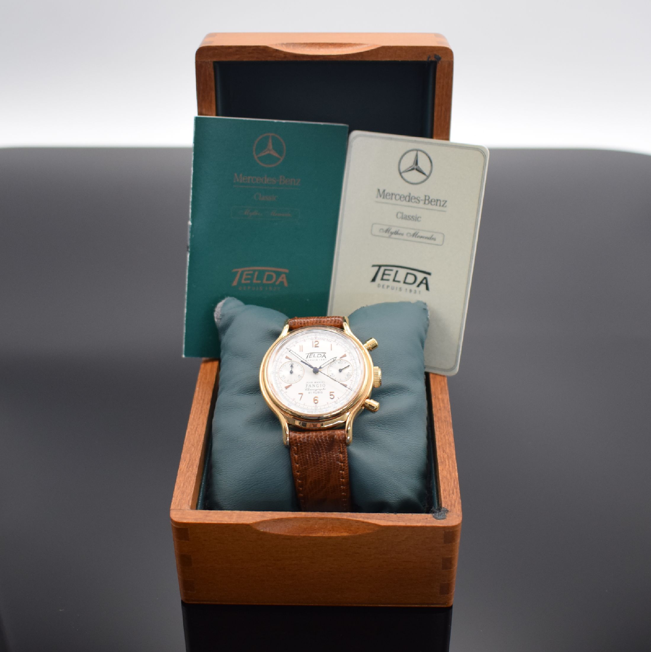 Detail e: TELDA Juan Manuel Fangio Herrenarmbanduhr mit Chronograph aus Mercedes-Benz Classic Serie in limitierter Auflage, Schweiz verk. lt. beil. orig. ...