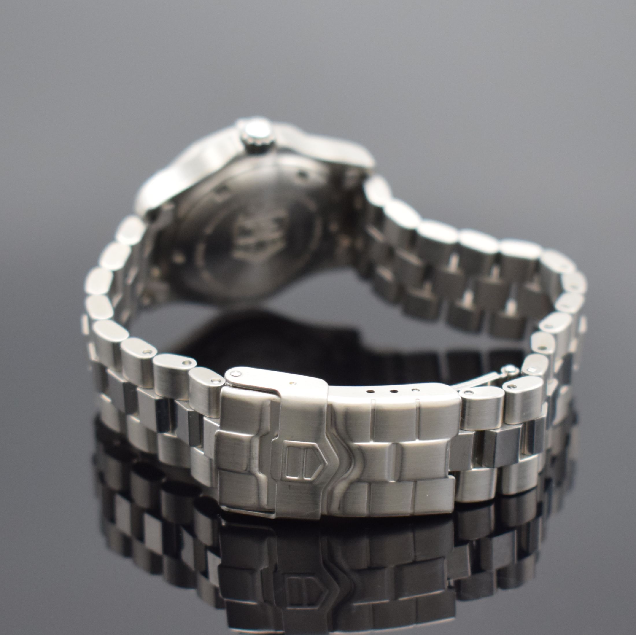 Detail b: TAG HEUER Professional Damenarmbanduhr Referenz WK1313, Schweiz um 2000, Edelstahlgeh. inkl. Gliederband m. Faltschl. & Tauchverlängerung, Boden & ...